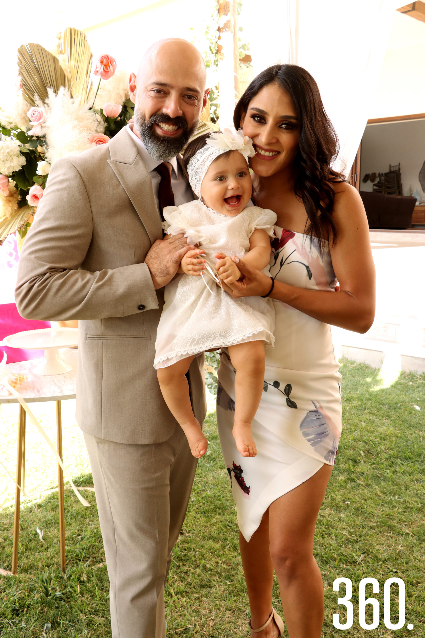 Alejandro Ibarra y Cindy Sánchez con su hija Alessa.