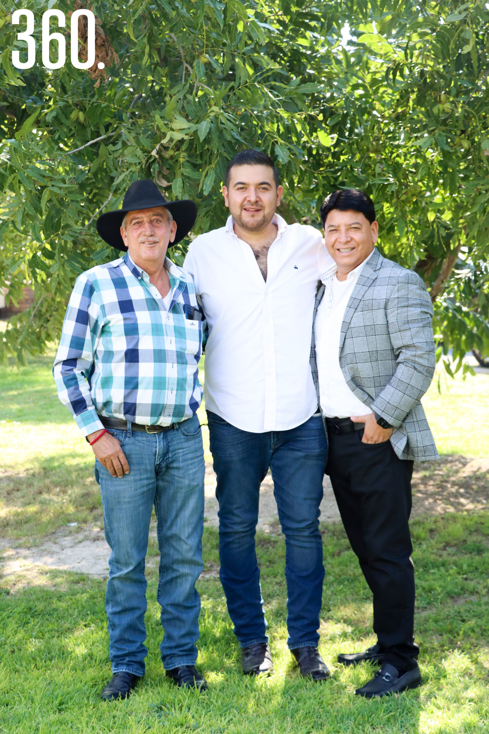 José Alfredo Martínez con su suegro y padre, Hector Miguel Pepi y José Alfredo Martínez.