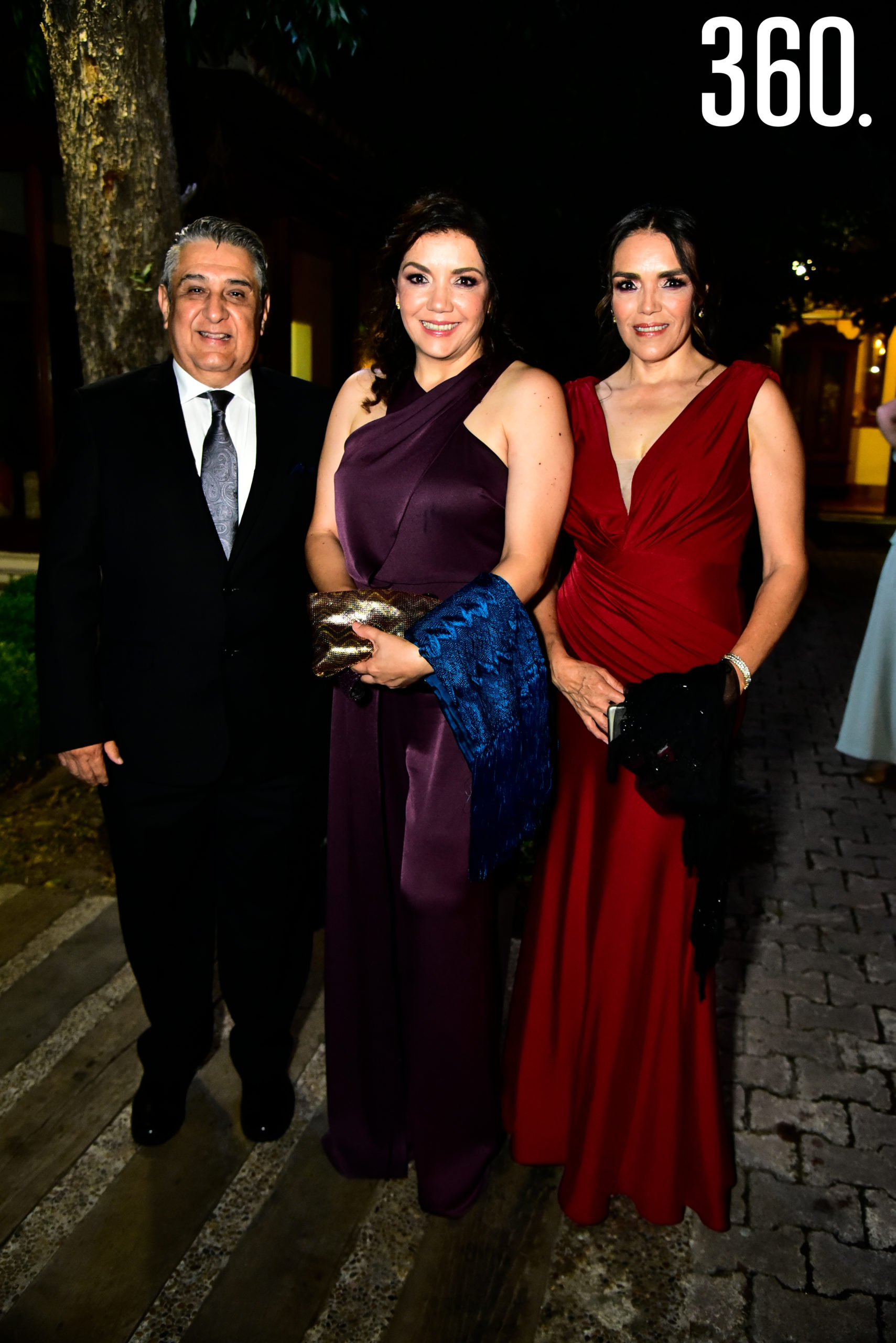 Jesús Canales, Cori Berrueto y Alejandra Berrueto.