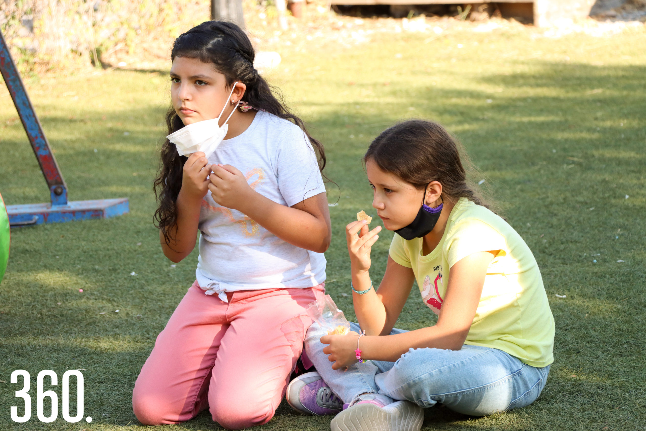 María José Abugarade y Bárbara Coss.