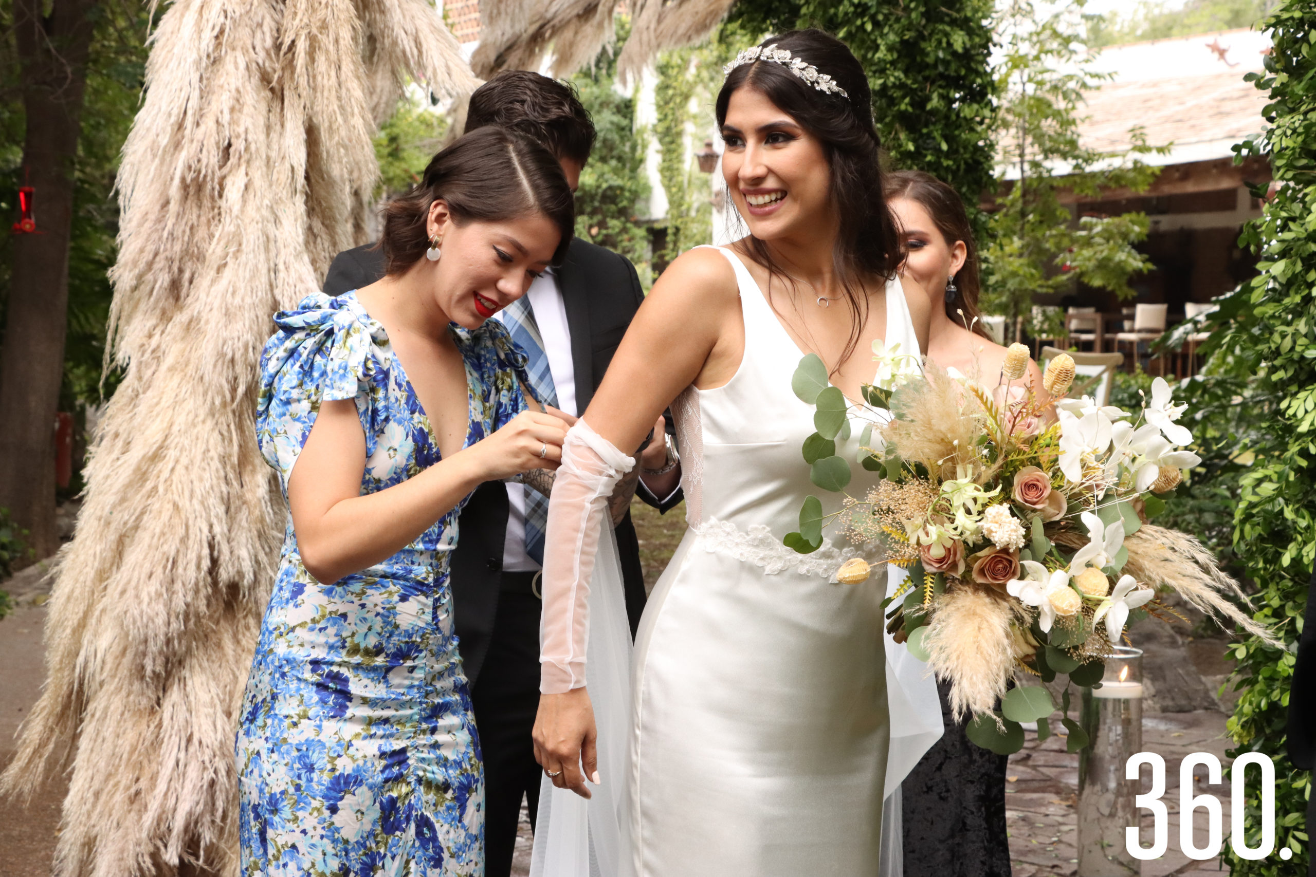 Lucía Farías y Karla Mijares.