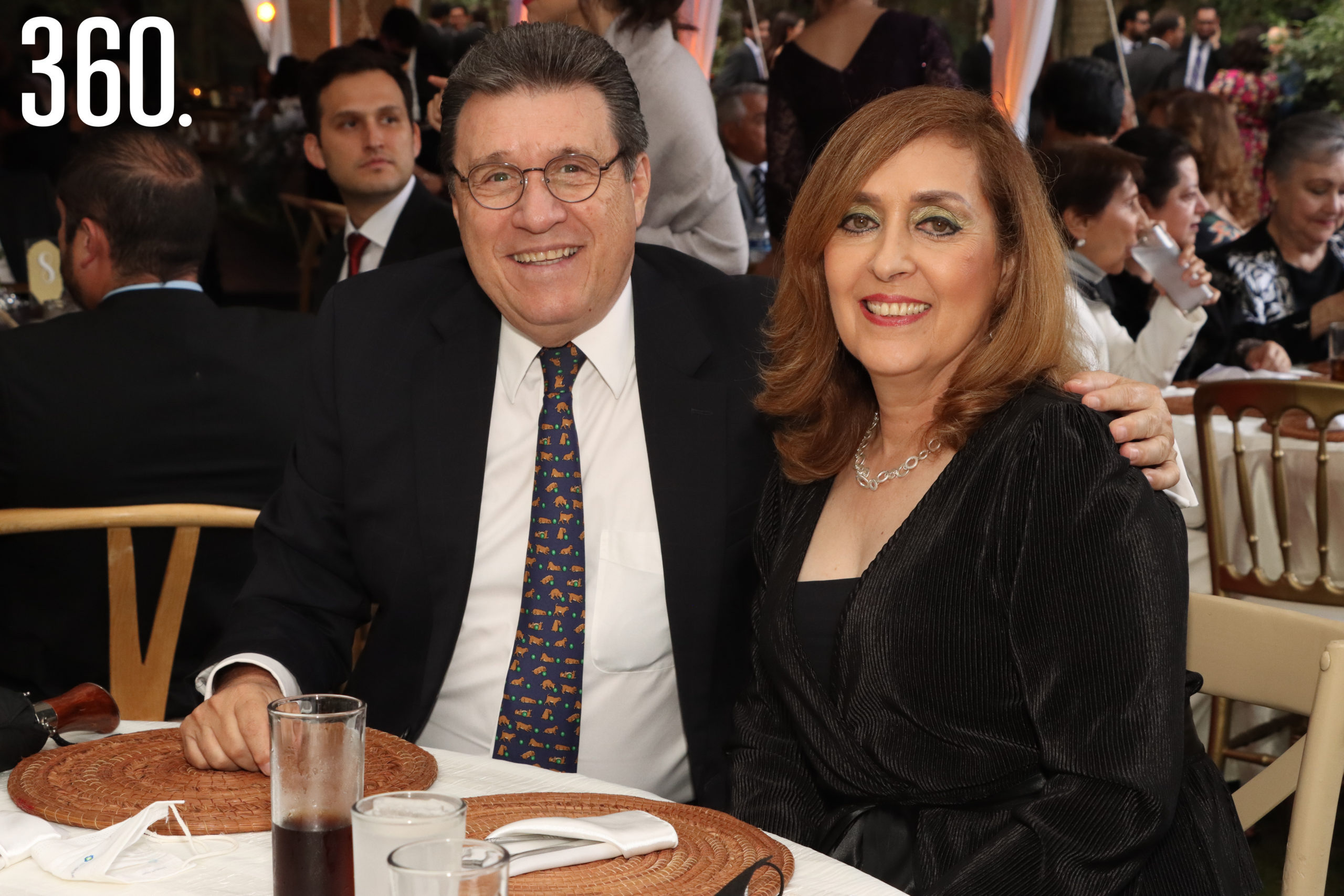 Carlos Aldape y Angélica Martínez.