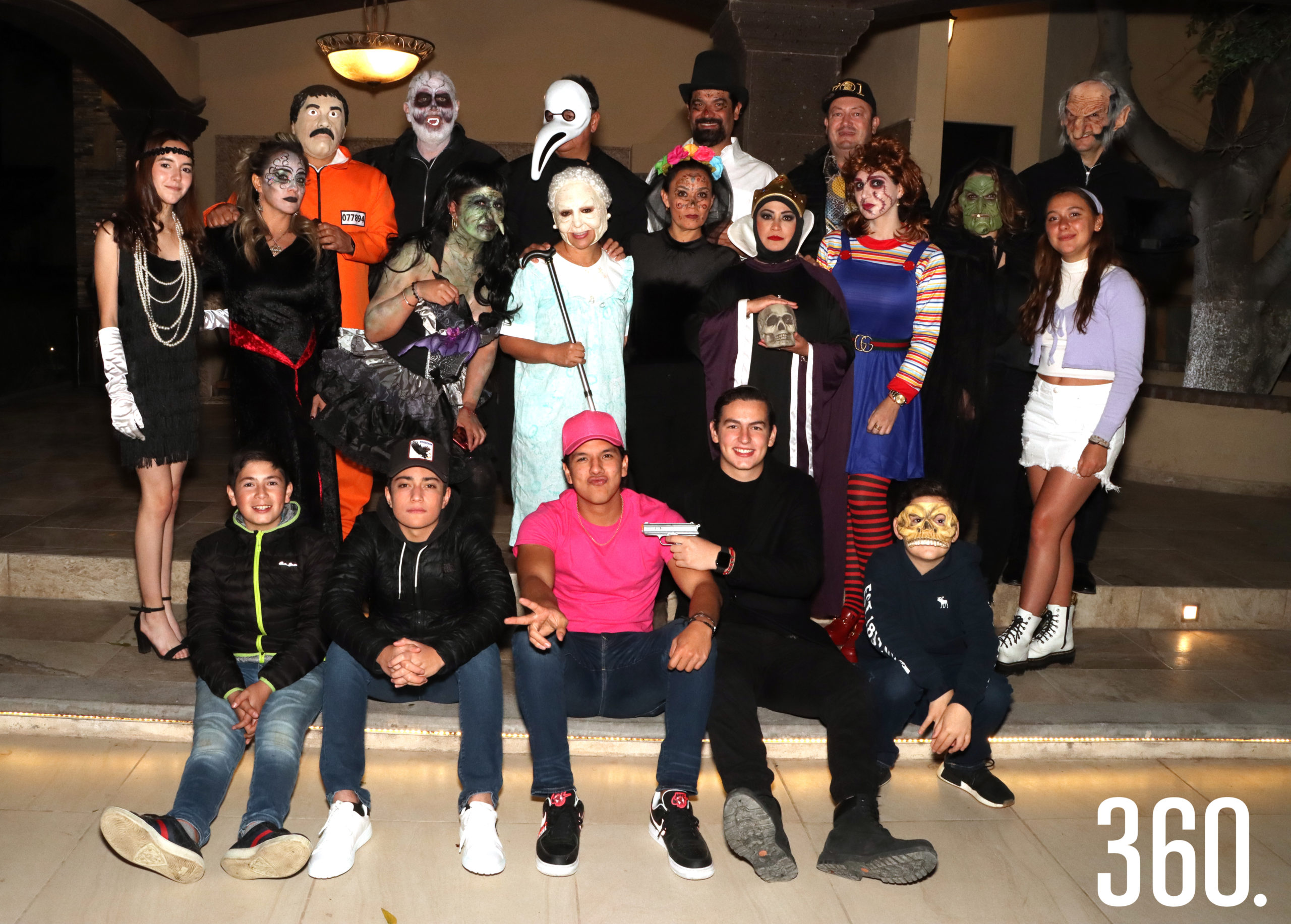 Un grupo de amigos retomó su reunión “Halloween Friends”, después de la pandemia del Covid 19.