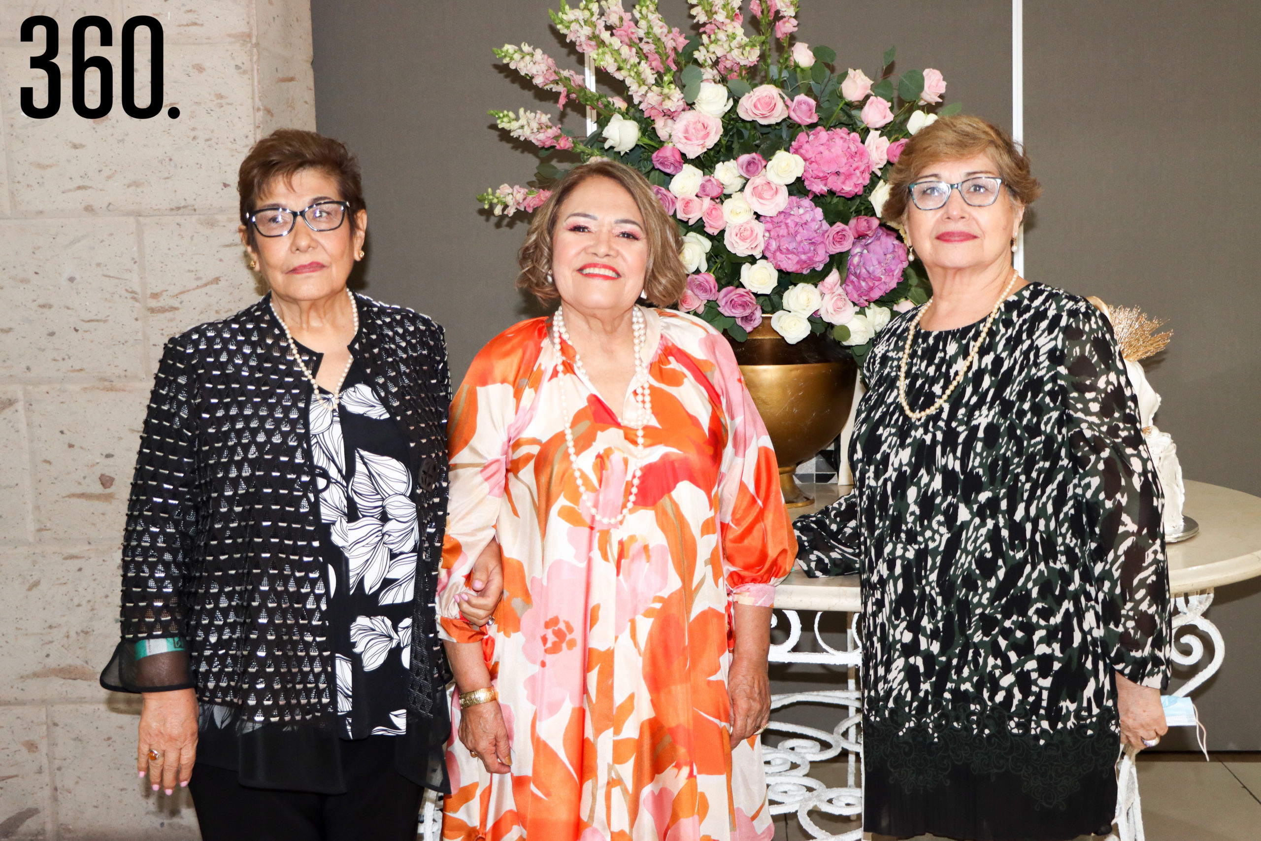 Mirna con Leticia y Elia Julieta Gómez.