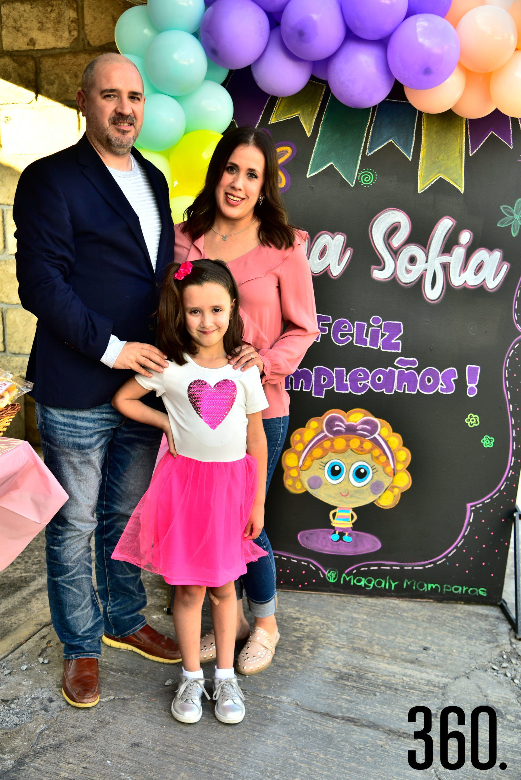 Ana Sofía Franco Medrano con sus papás Valeria Medrano Dewey y Carlos Antonio Franco Flores.