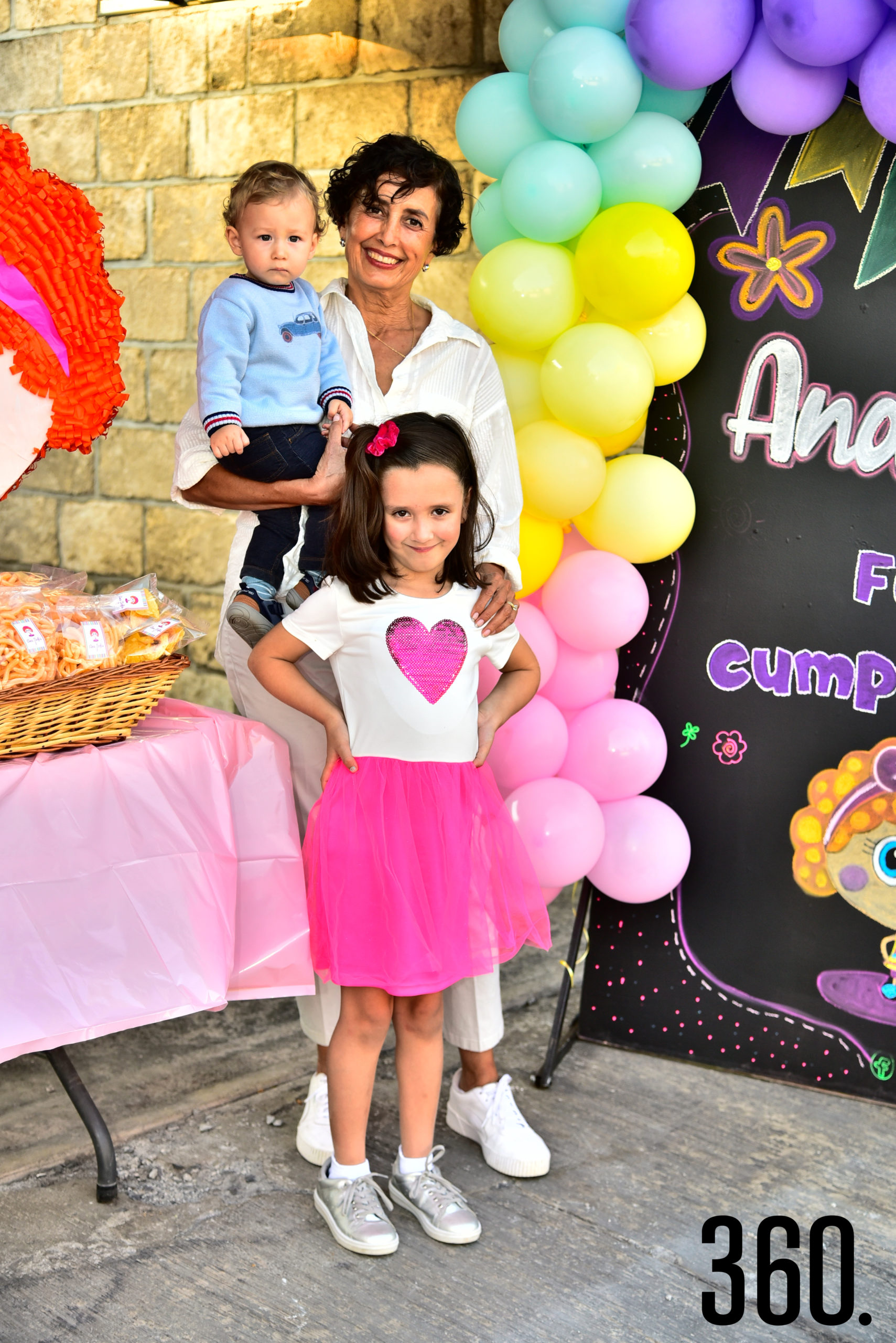 Mateo Rodríguez, Bebís Dewey y Ana Sofía Franco.