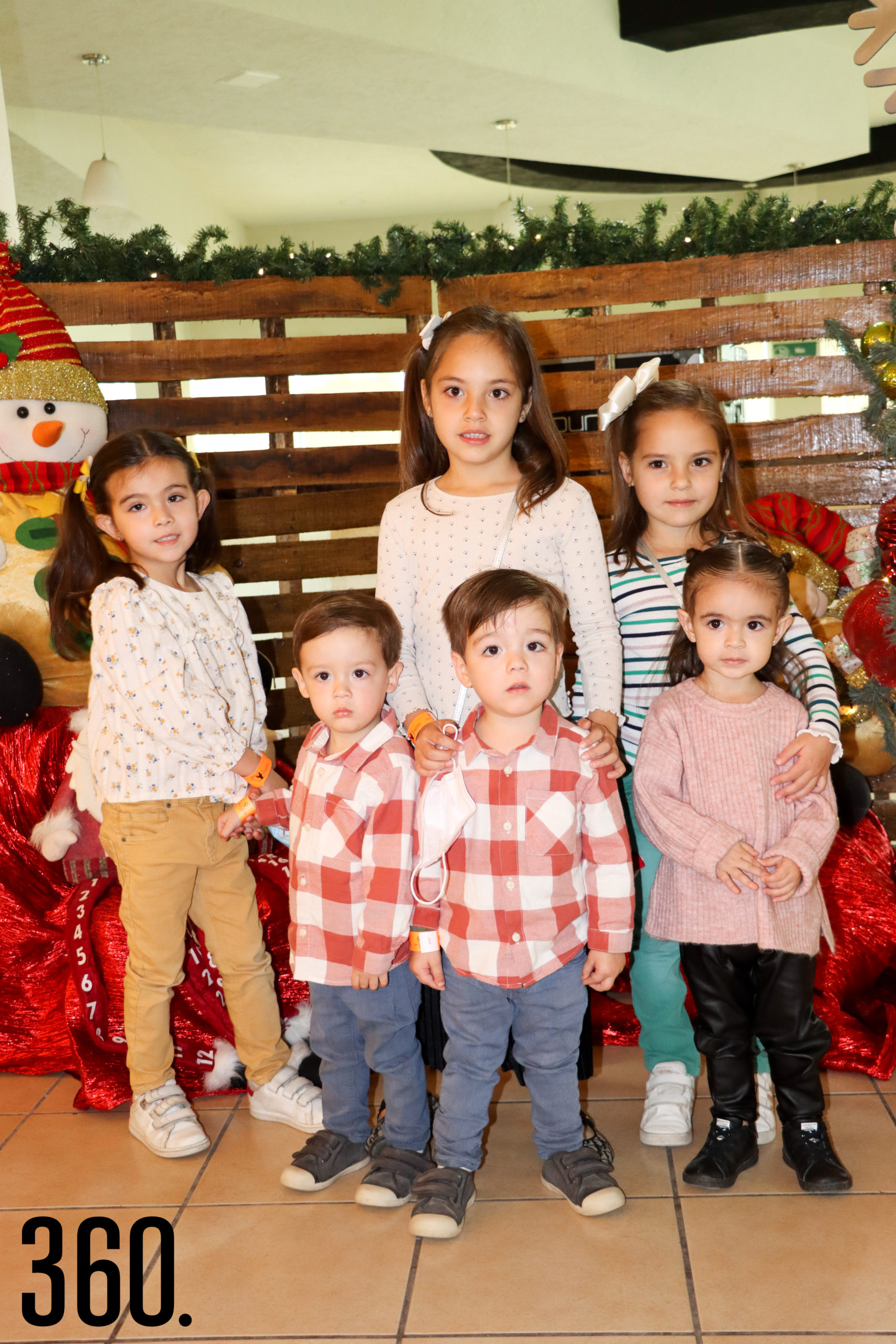 Eugenia Gentiloni, Elena de la Peña, Ceci de la Peña, Gabriel Gentiloni, Sebastián Gentiloni y Valentina de la Peña.