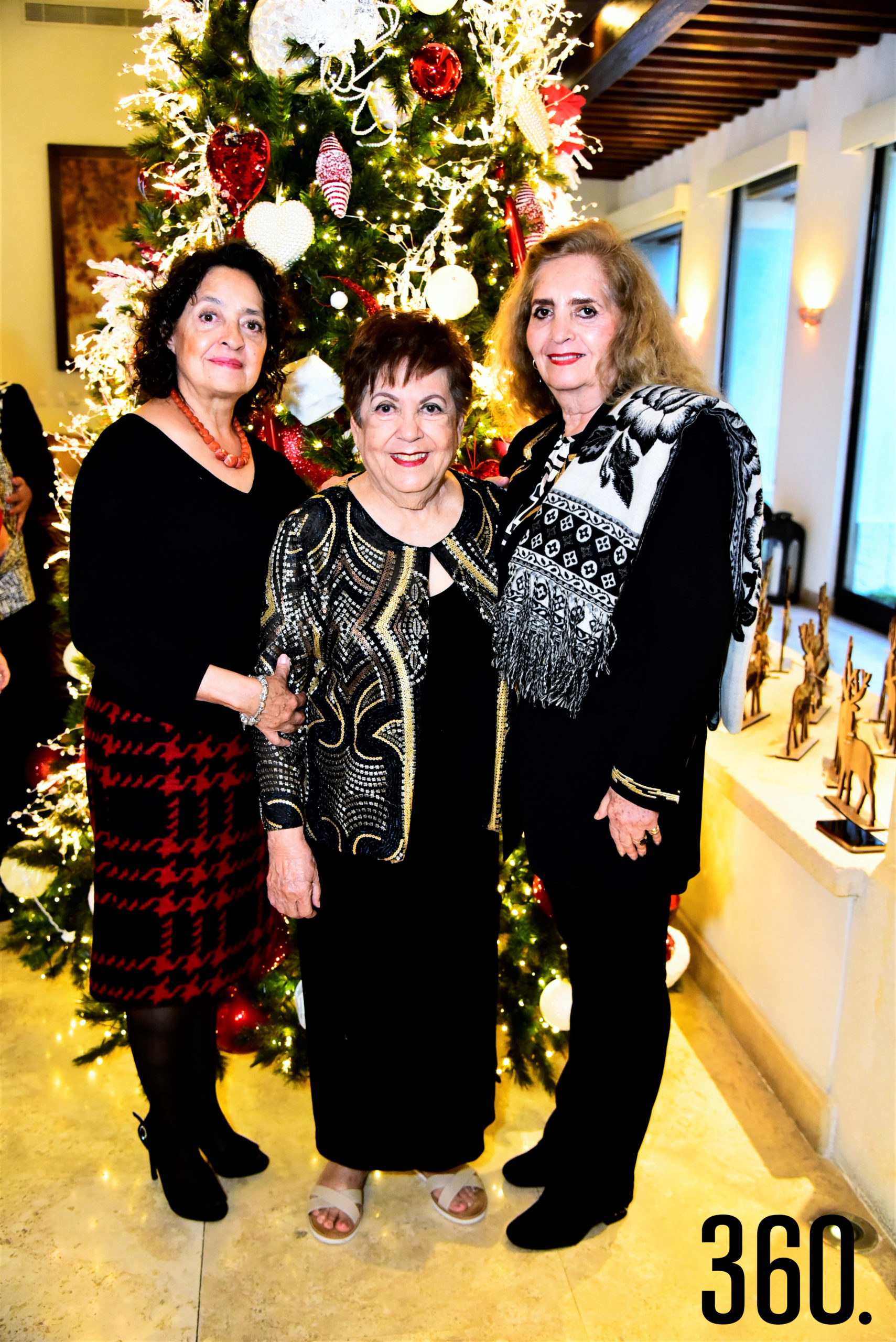 Patricia Mariscal, Lupita Orellana y Sonia Romo.