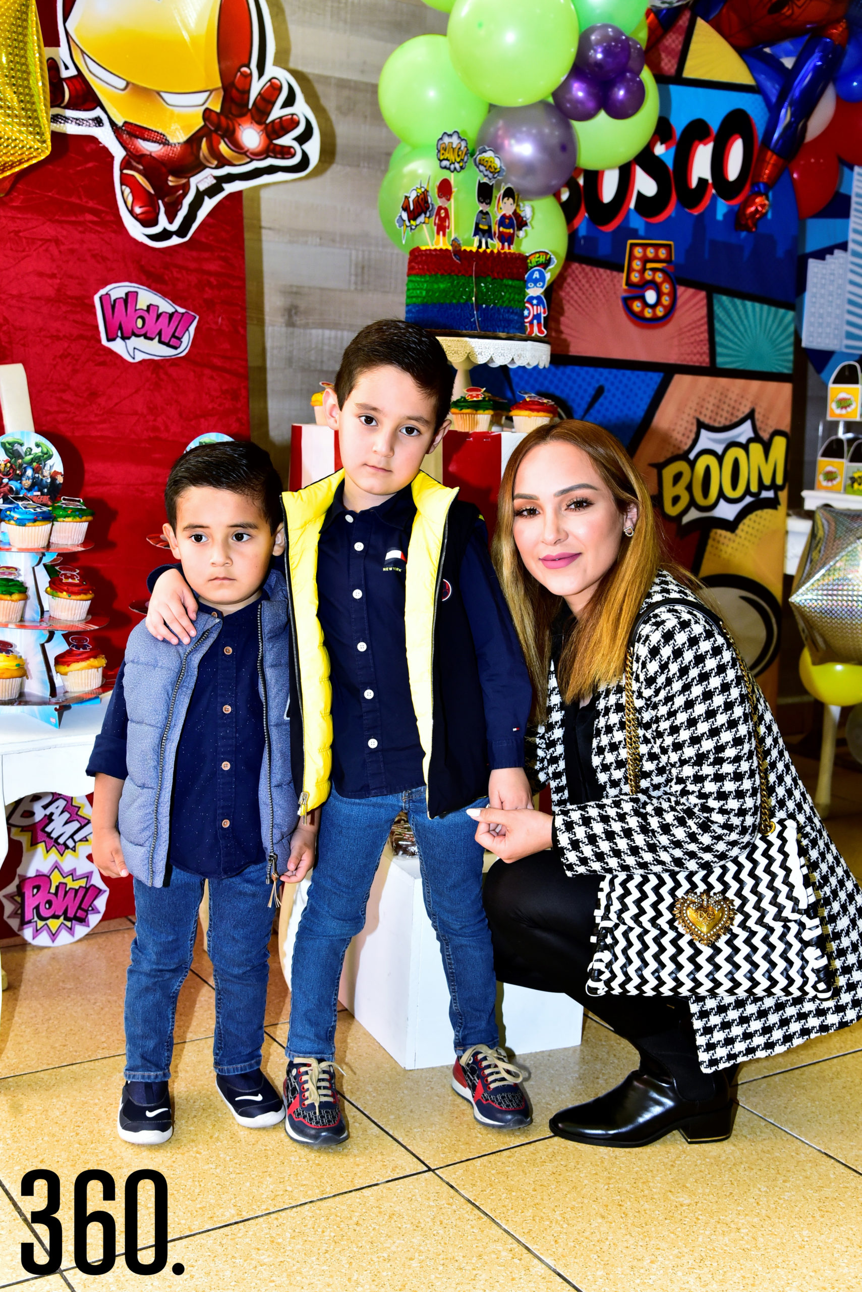 Jesús y Santiago Briseño con Dinora Téllez.