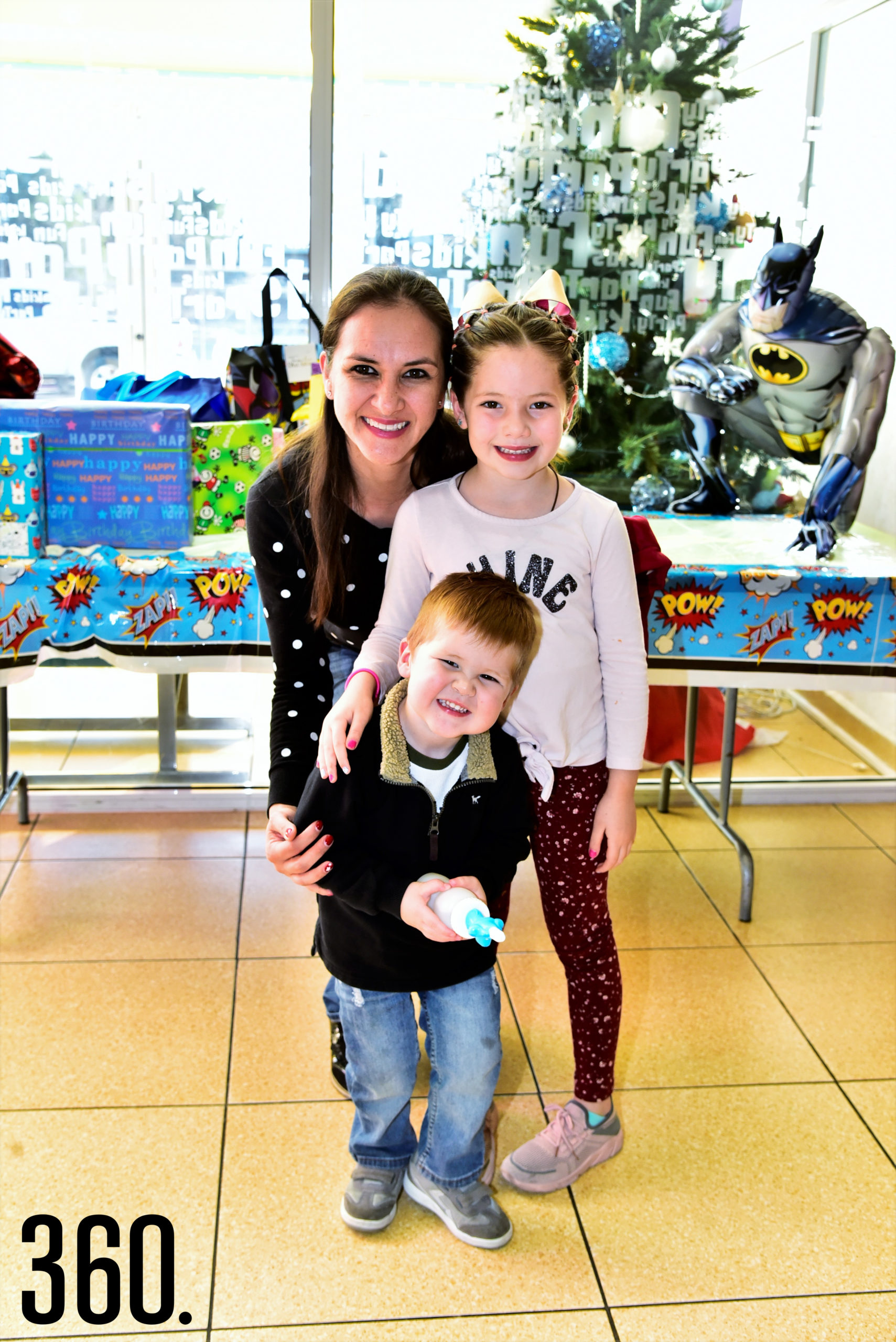 Claudia Agüero, María Clara y Pedro Quintanilla.