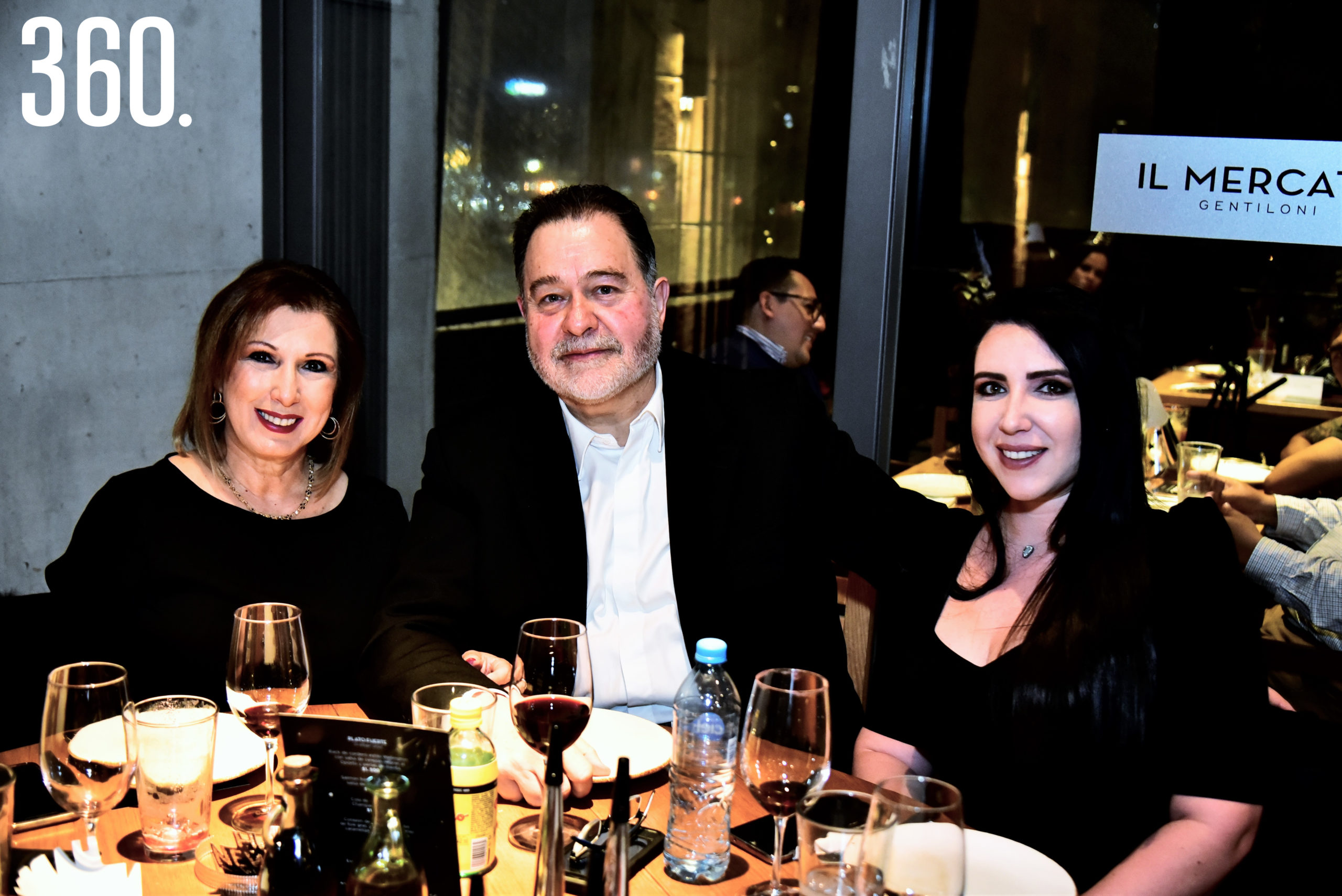 Alilú Aguirre, Pedro Quevedo y Ana Alicia Oyarzabal.