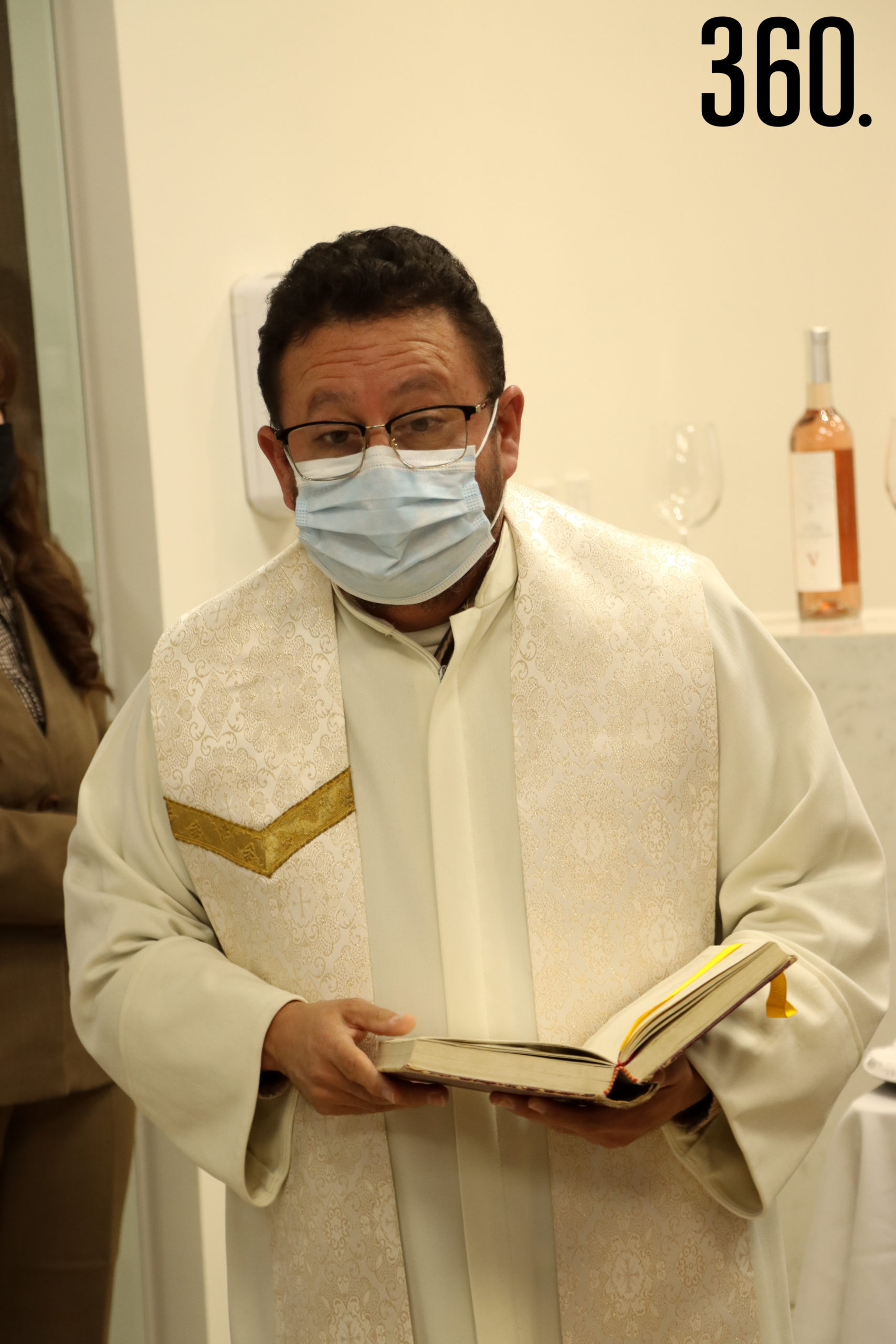 Padre Arturo Calzada.