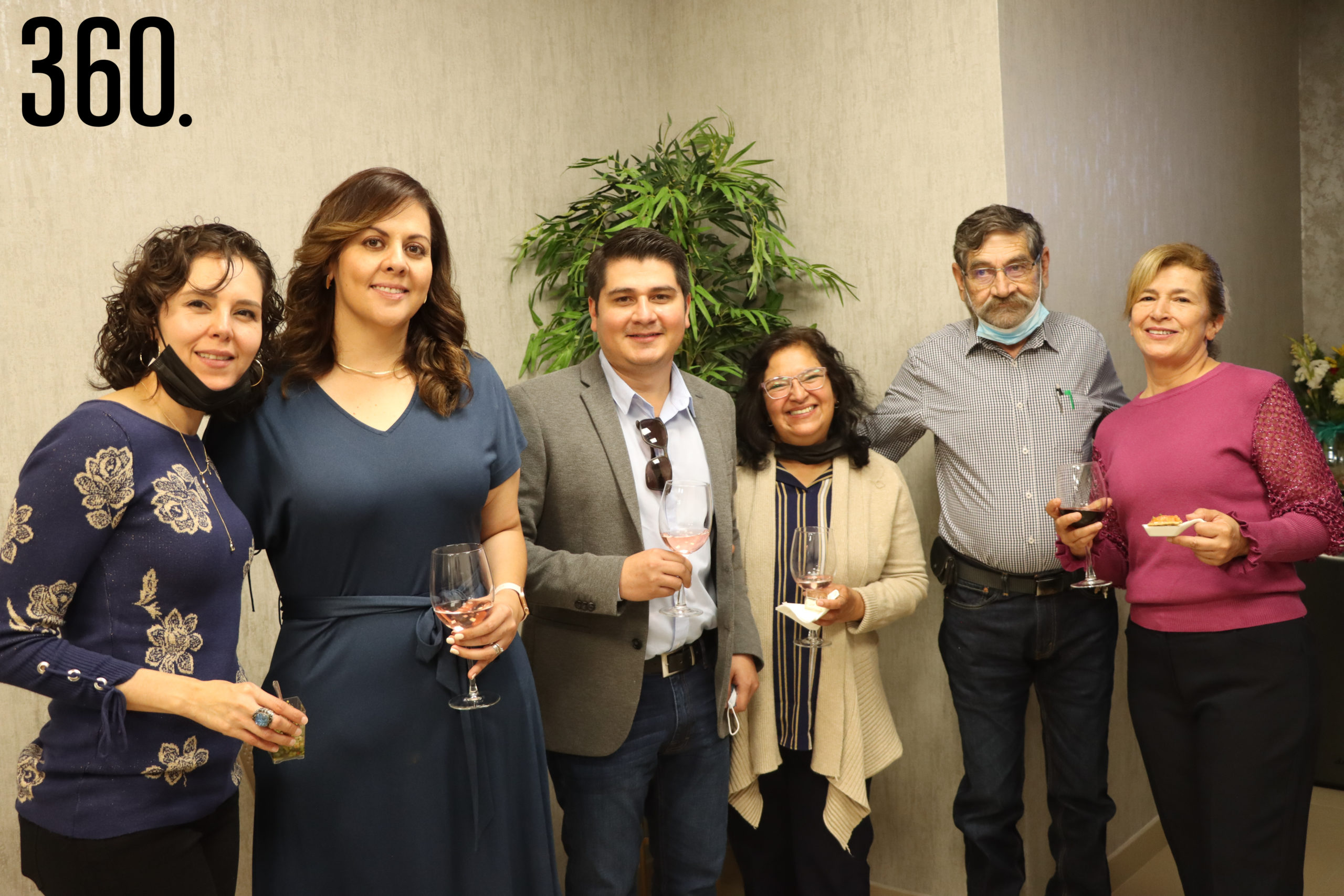 Mónica Arenas, Ana Barriada, Francisco Dávila, Cristina Arenas, Francisco Dávila y Patricia Arenas.