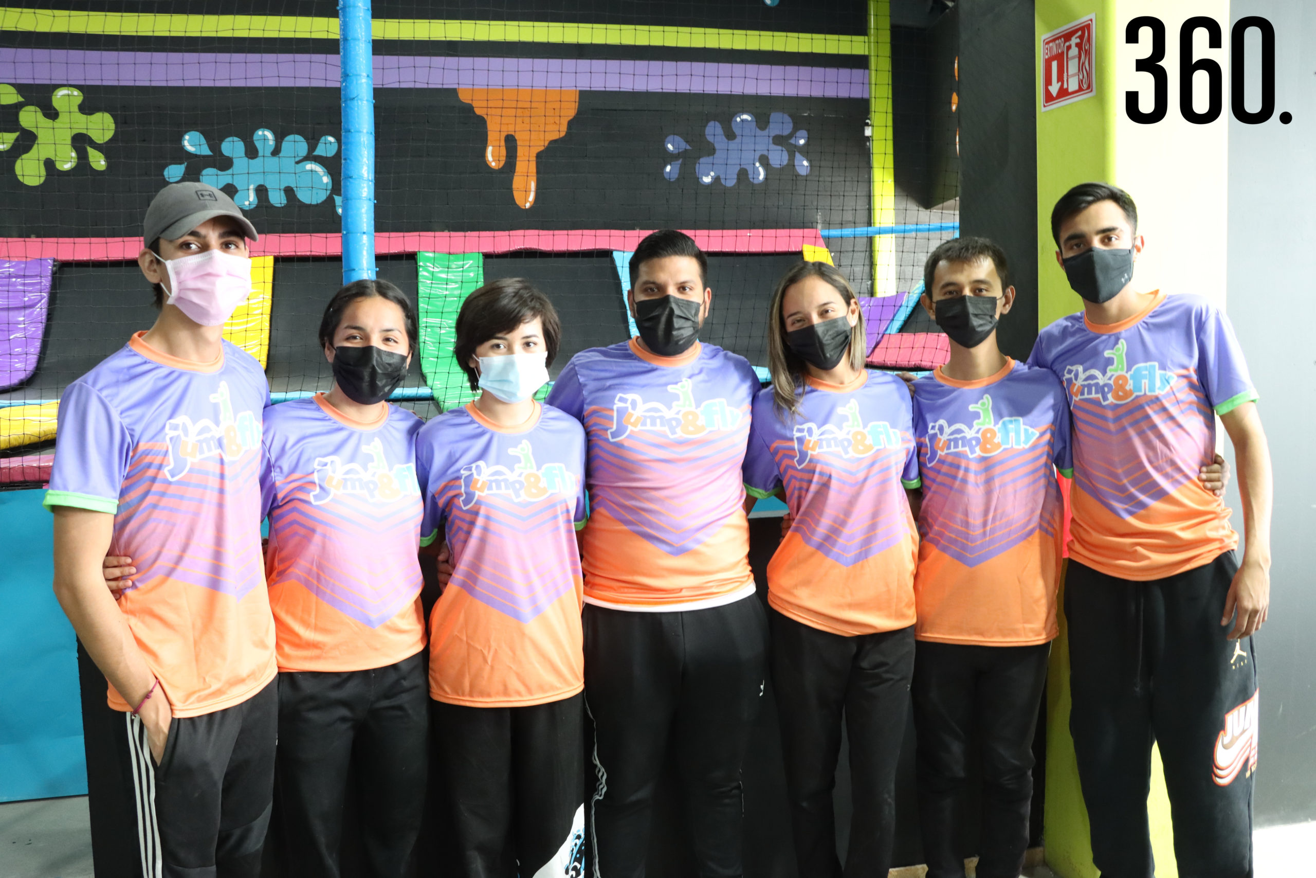 Staff de Jump & Fly.