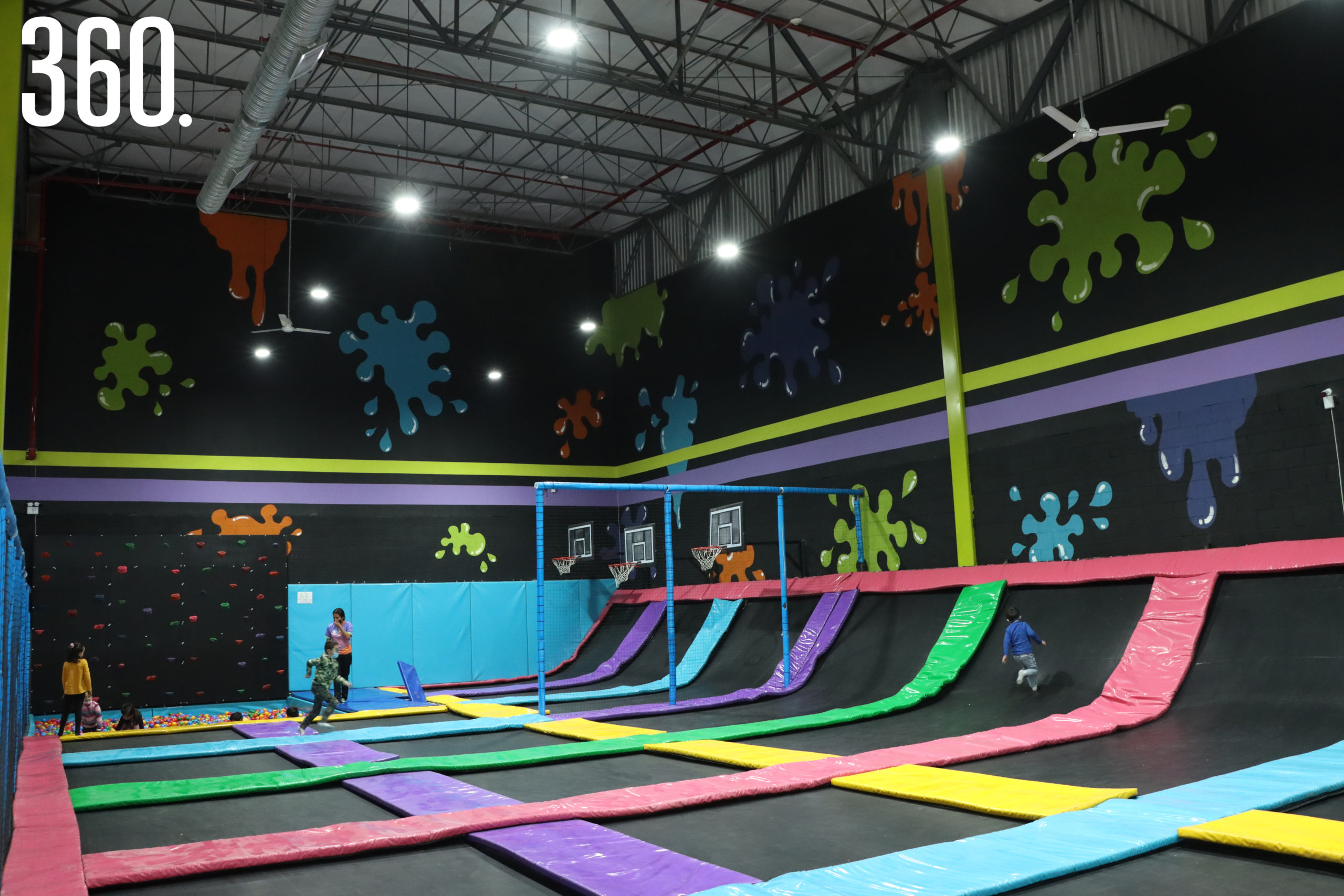 Instalaciones de Jump & Fly.