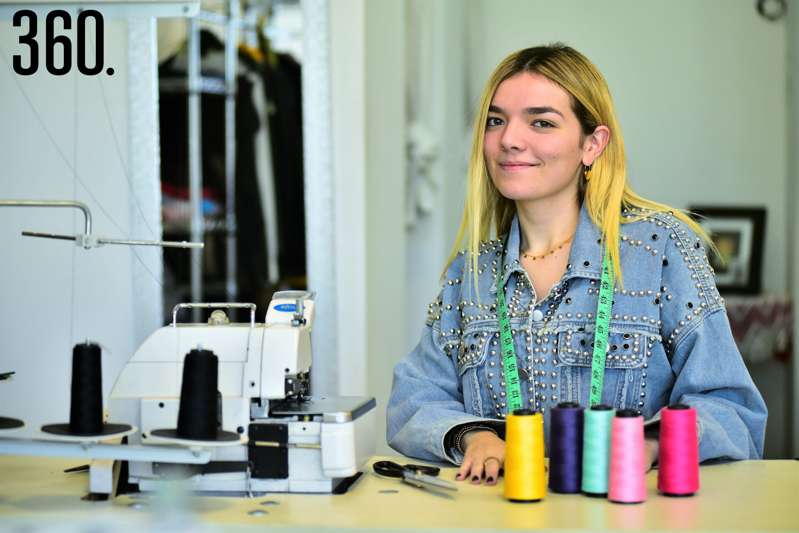 La joven emprendió con ayuda de sus papás.
