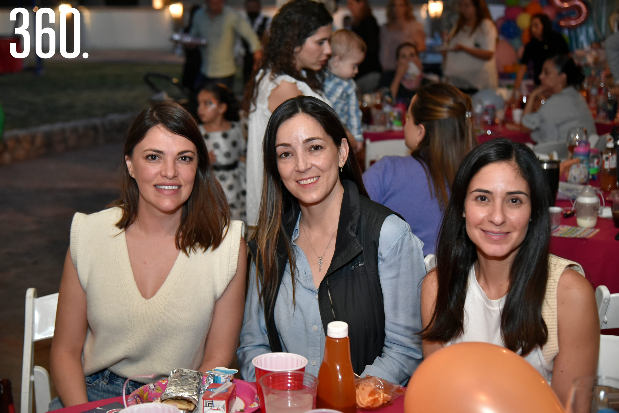 Mónica Flores, Daniela González y Cynthia Sánchez.