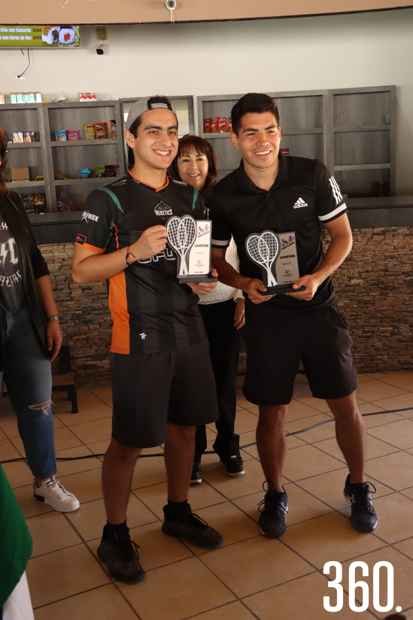 Rodrigo Urreta y Juan Romero, campeones categoría varonil C.