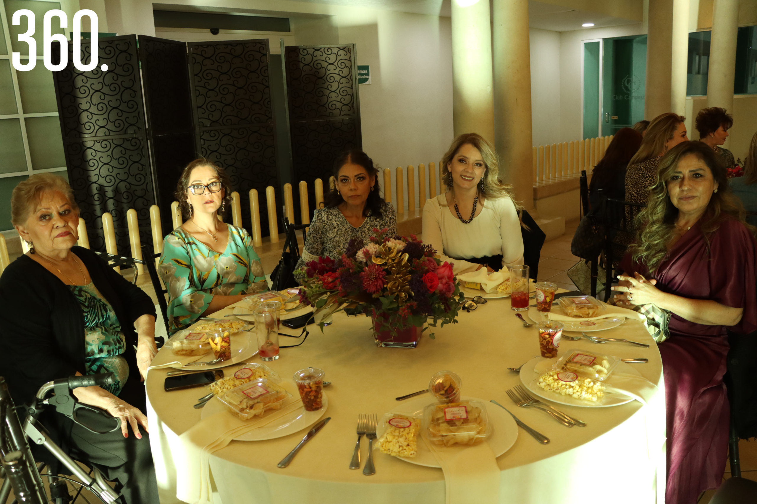 Yolanda Medel, Mónica Martínez, Yolis Martínez, Claudia Martínez y Dora Arrieta de Ortegón.