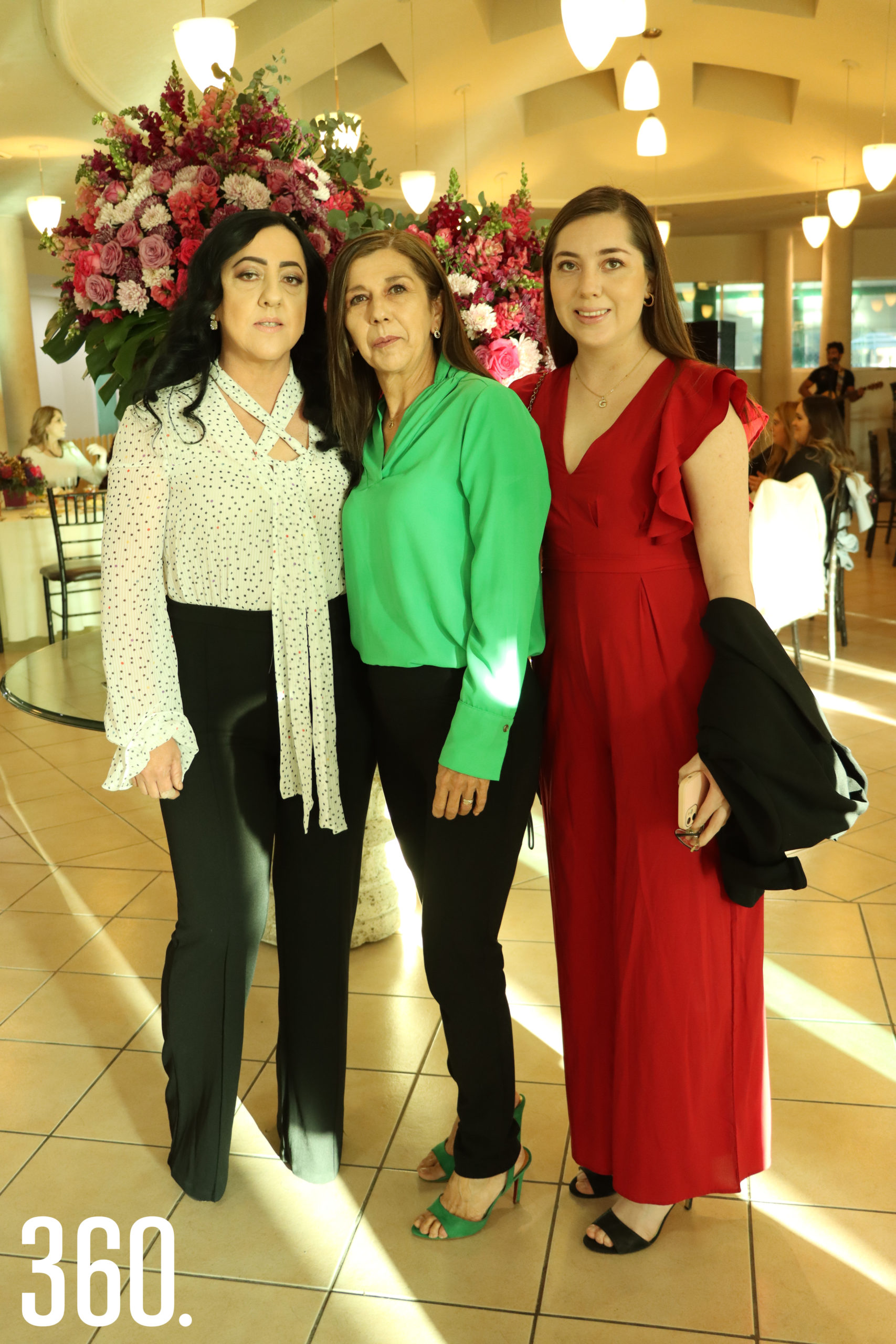 Estela Cárdenas, Magda Cárdenas y Gabriela Cárdenas.