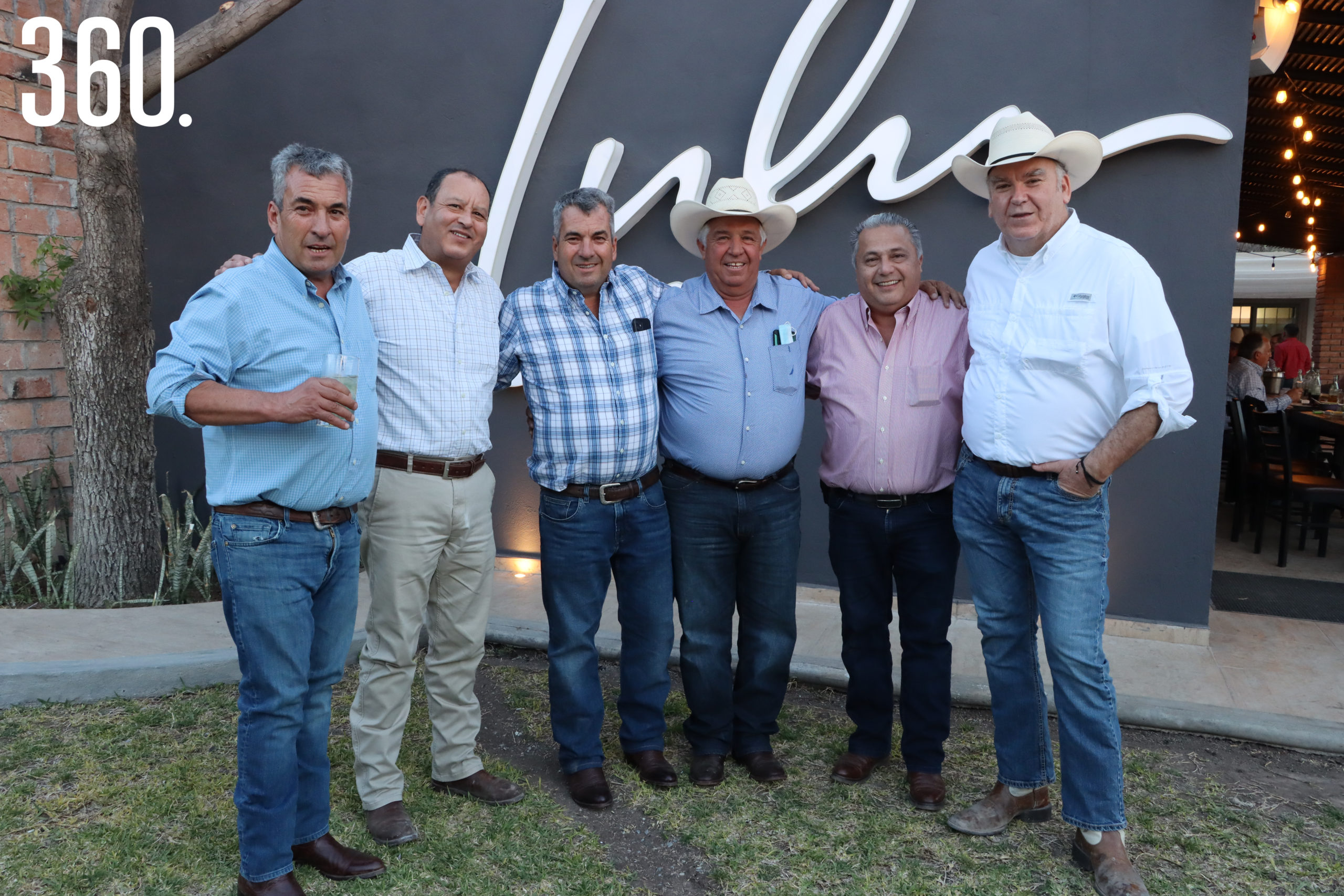 Carlos Cantú, Salvador Burciaga, Roberto Cantú, Juan Ruiz, Antonio Durón y Juan Villarreal.