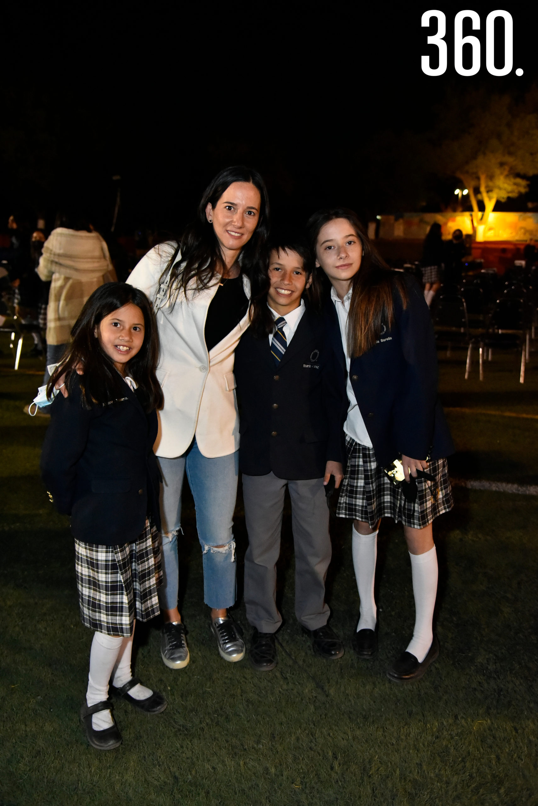 María Alvares, Mariali Talamas, Ricardo Alvares y Paulina Alvares.