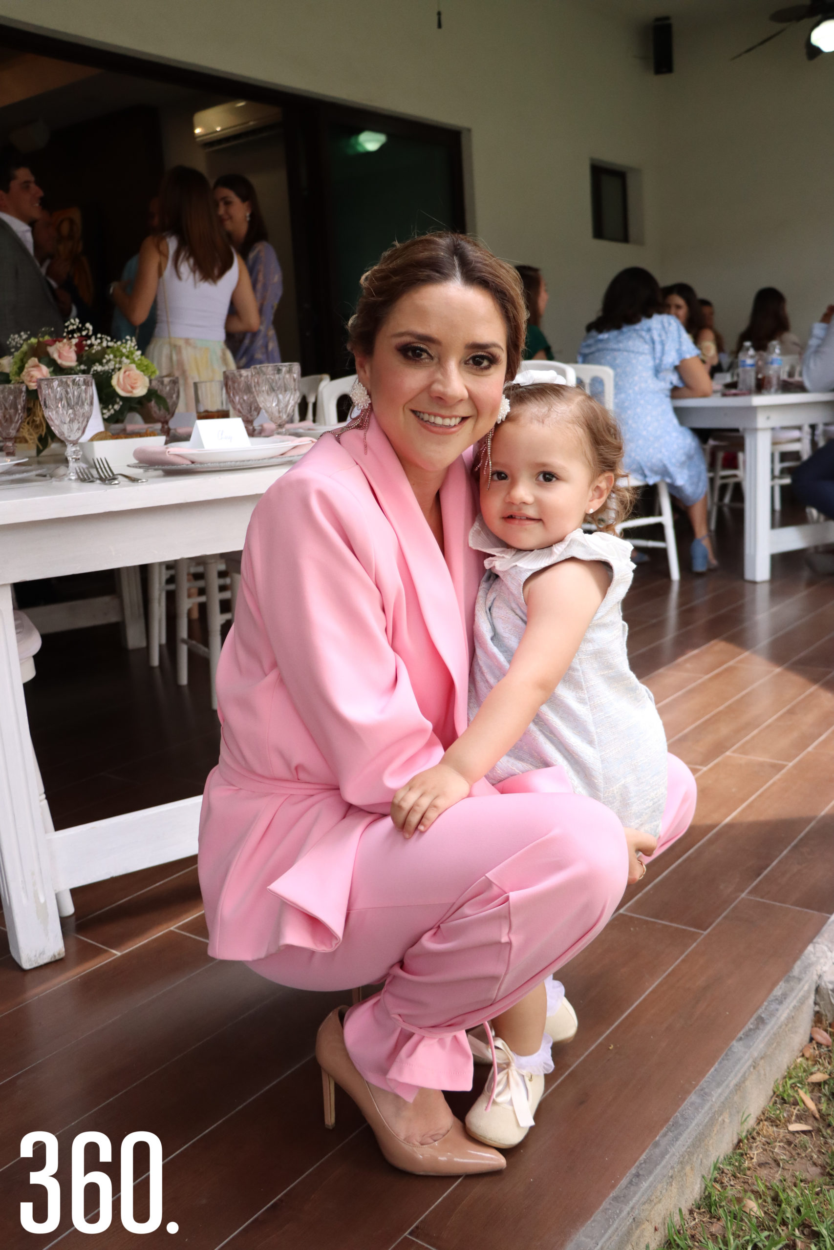 Ana Tere López y Loretta López.