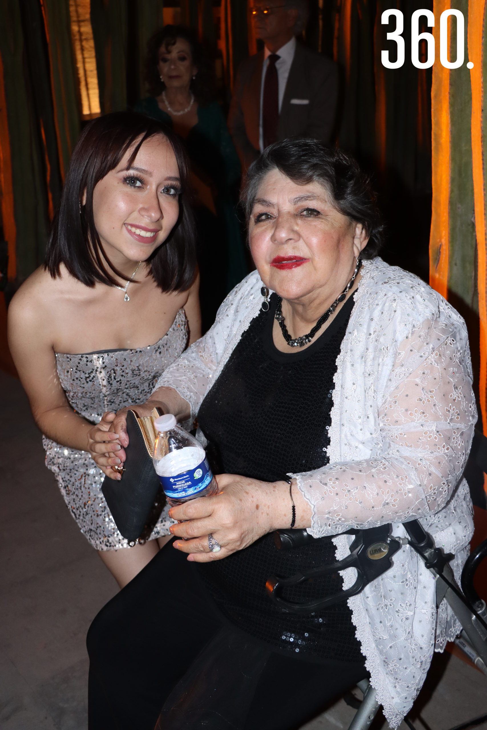 Valeria Elías y Araceli Tamez de Moreno.