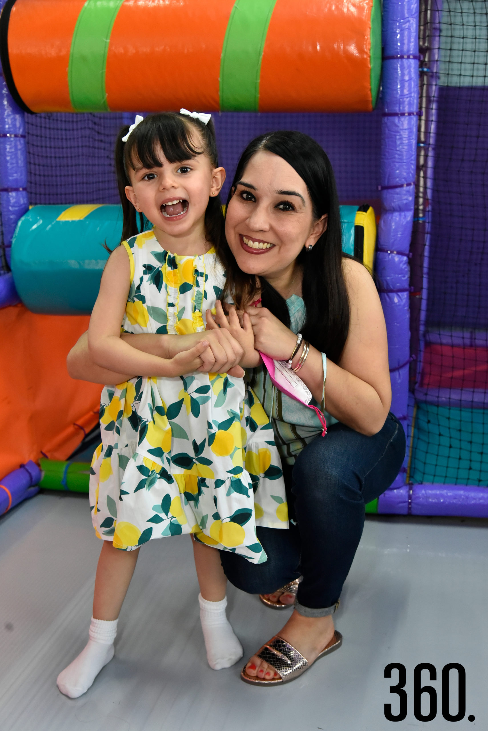 Ana Claudia Gamón y Claudia Casas.