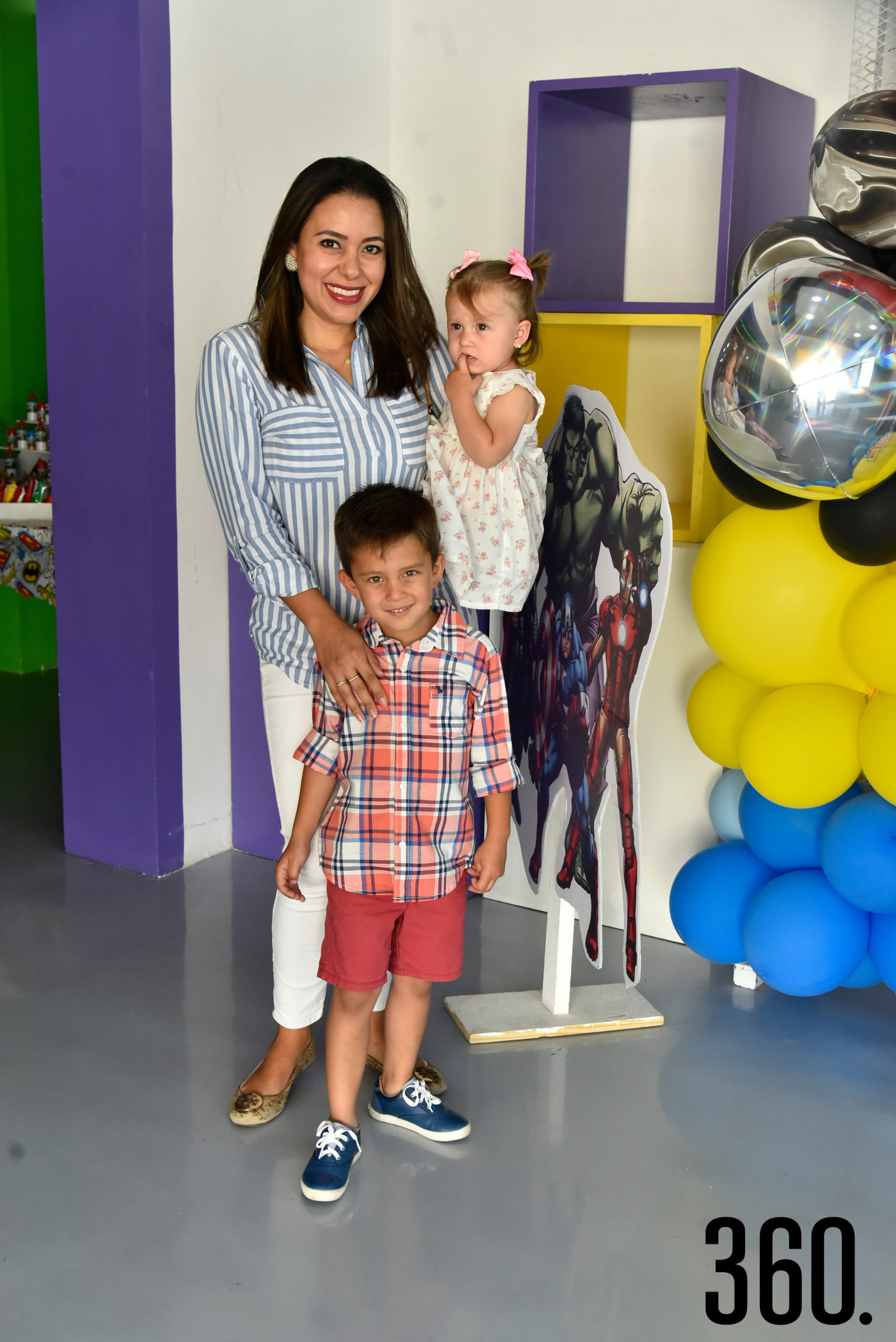 Daniela Aguado, Isabella y Sebastian Galleher.