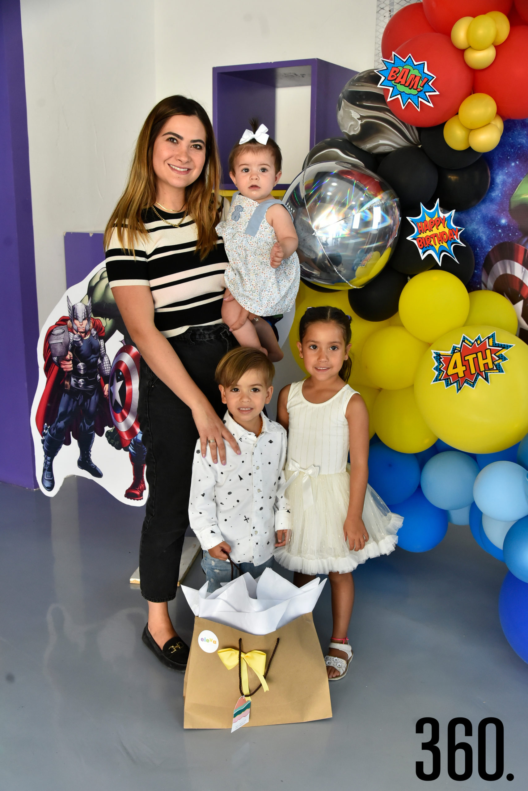 Sofía González junto a Macarena, Fernando y María Sofía López.