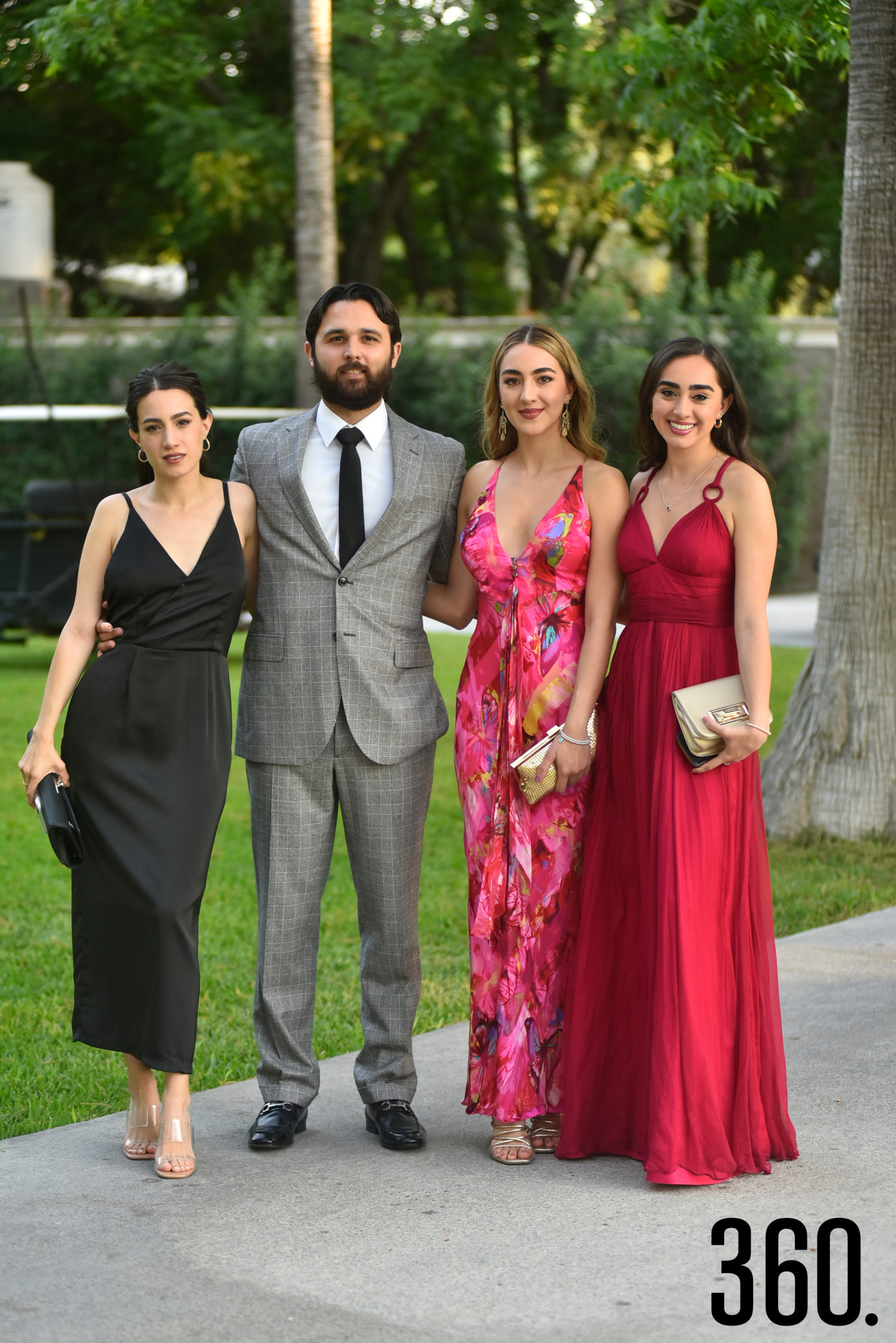 Ana Lucia Cárdenas, Eduardo Diez, Sofía Ines Cárdenas y Muruxina Cárdenas.