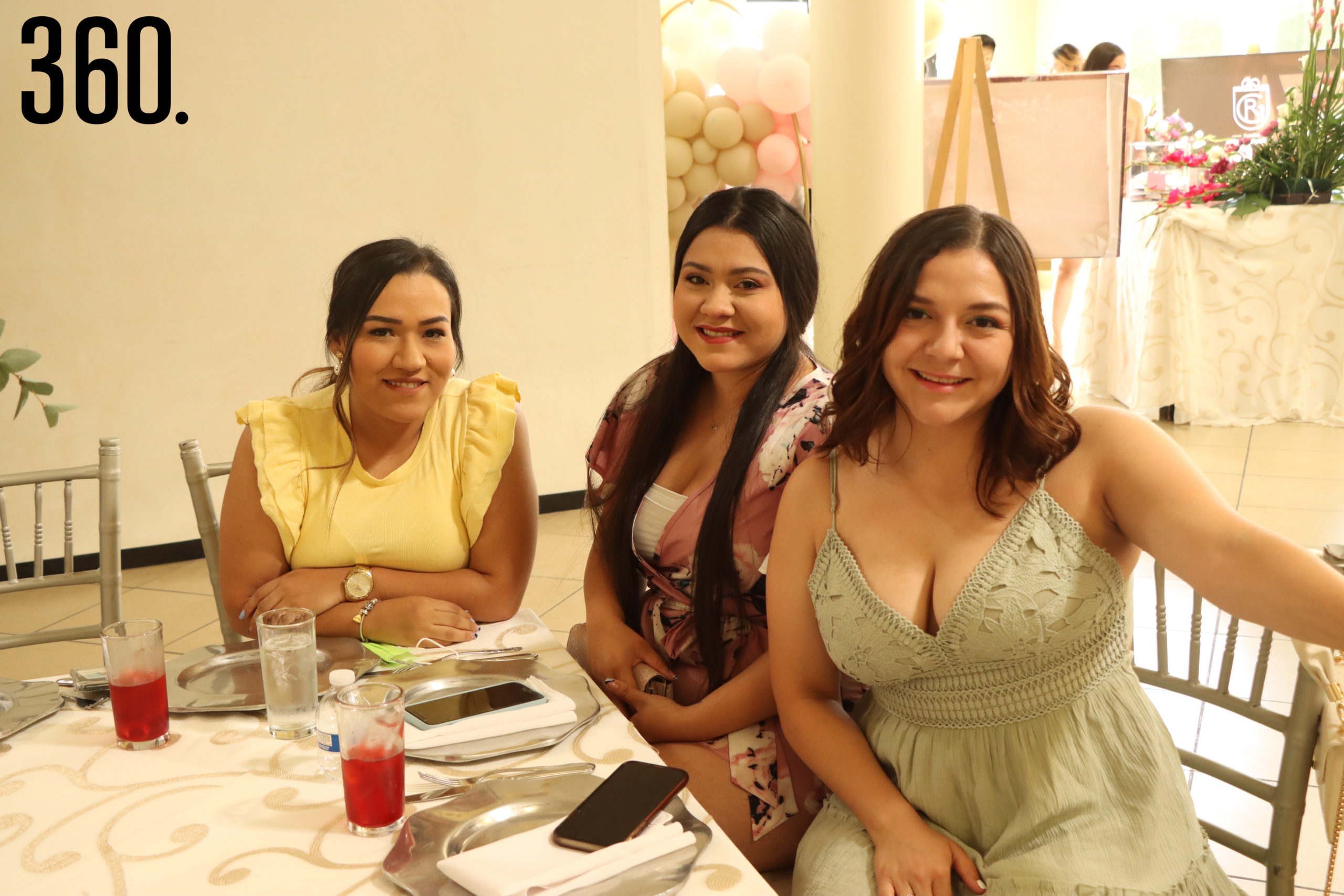Cecilia Reza, Michelle Herrera y Rocío Herrera.