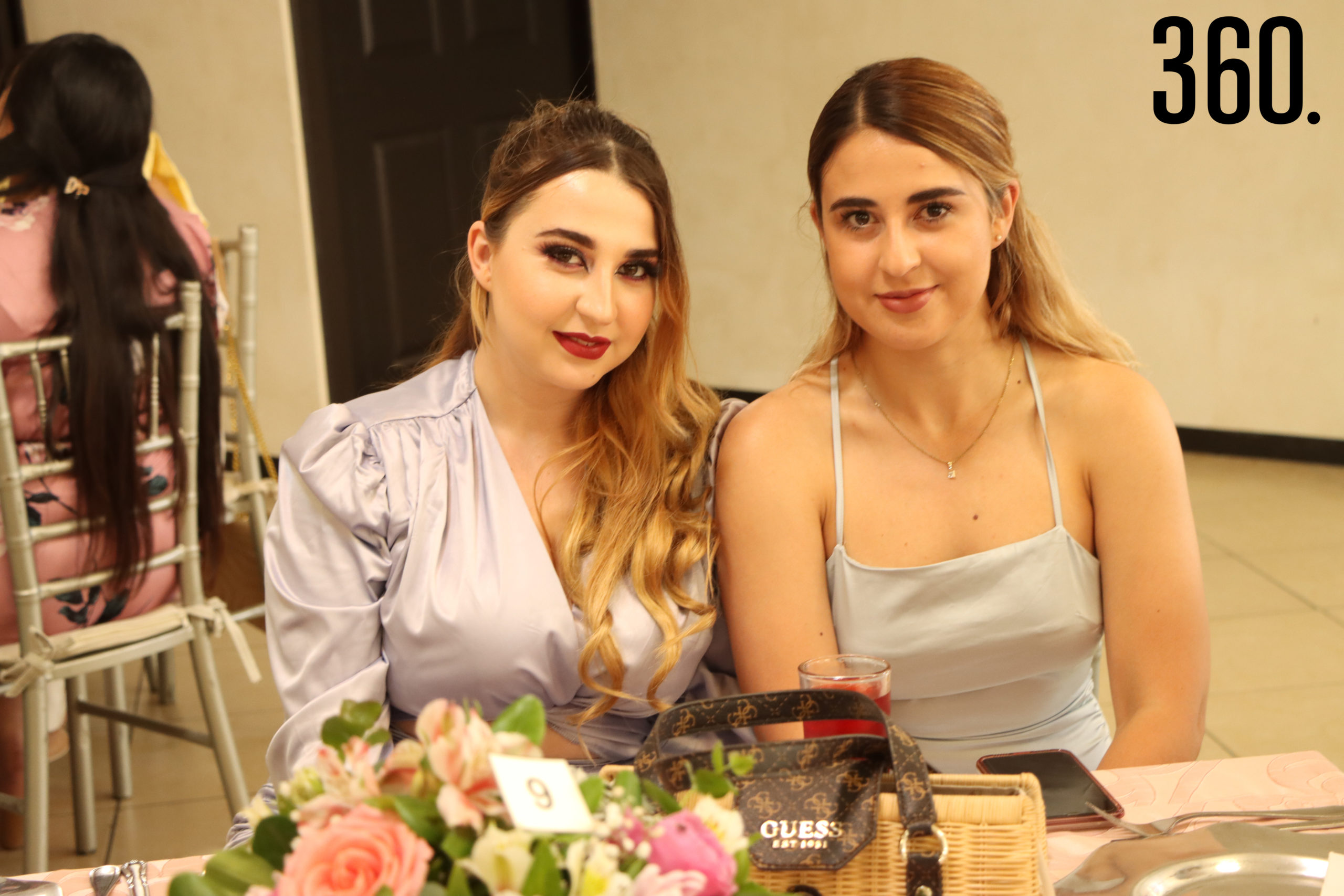 Monse y Amy Cota.