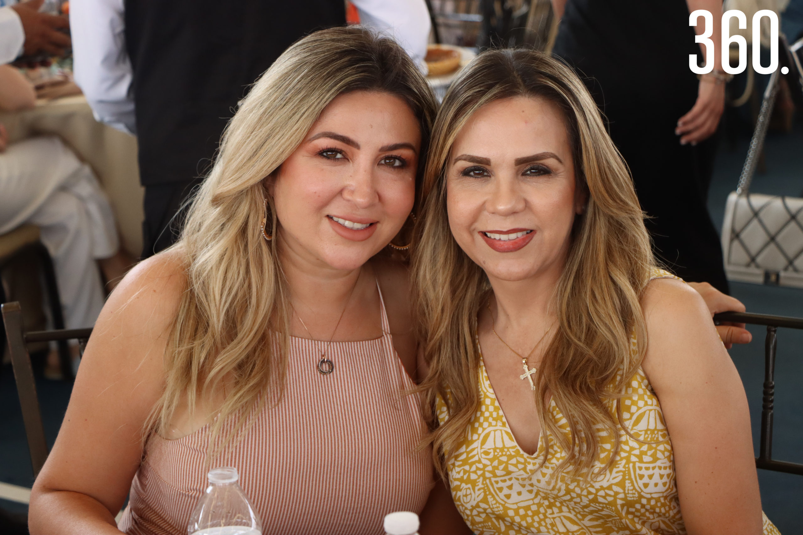 Claudia Muñoz y Marisu Ramírez.