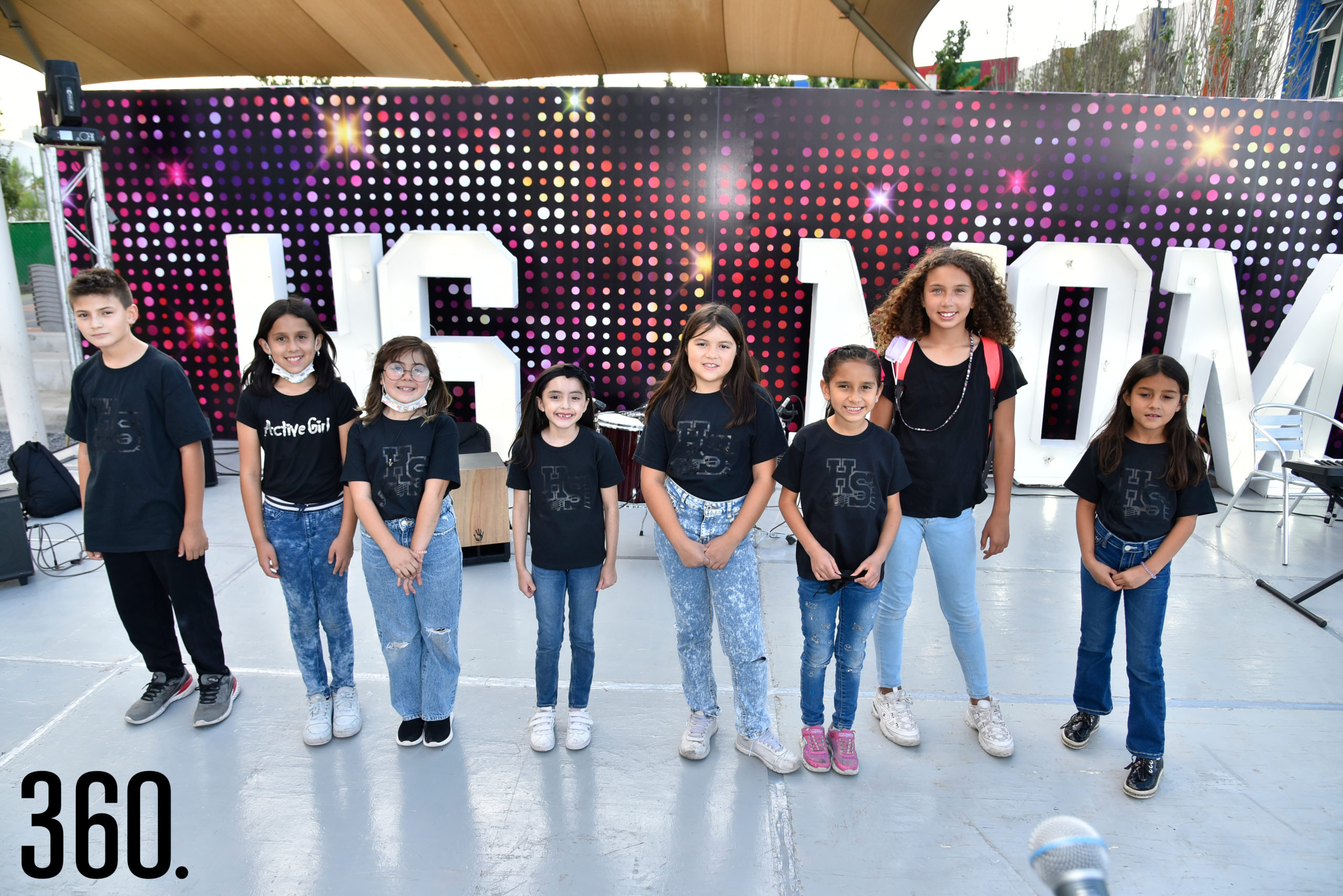 Samuel Valles, Frondalia Venegas, Victoria Álvarez, Romanek Rivera, Nelia Carrizales, Alondra Sánchez, María Julia Ramírez y María Paula del Toro.