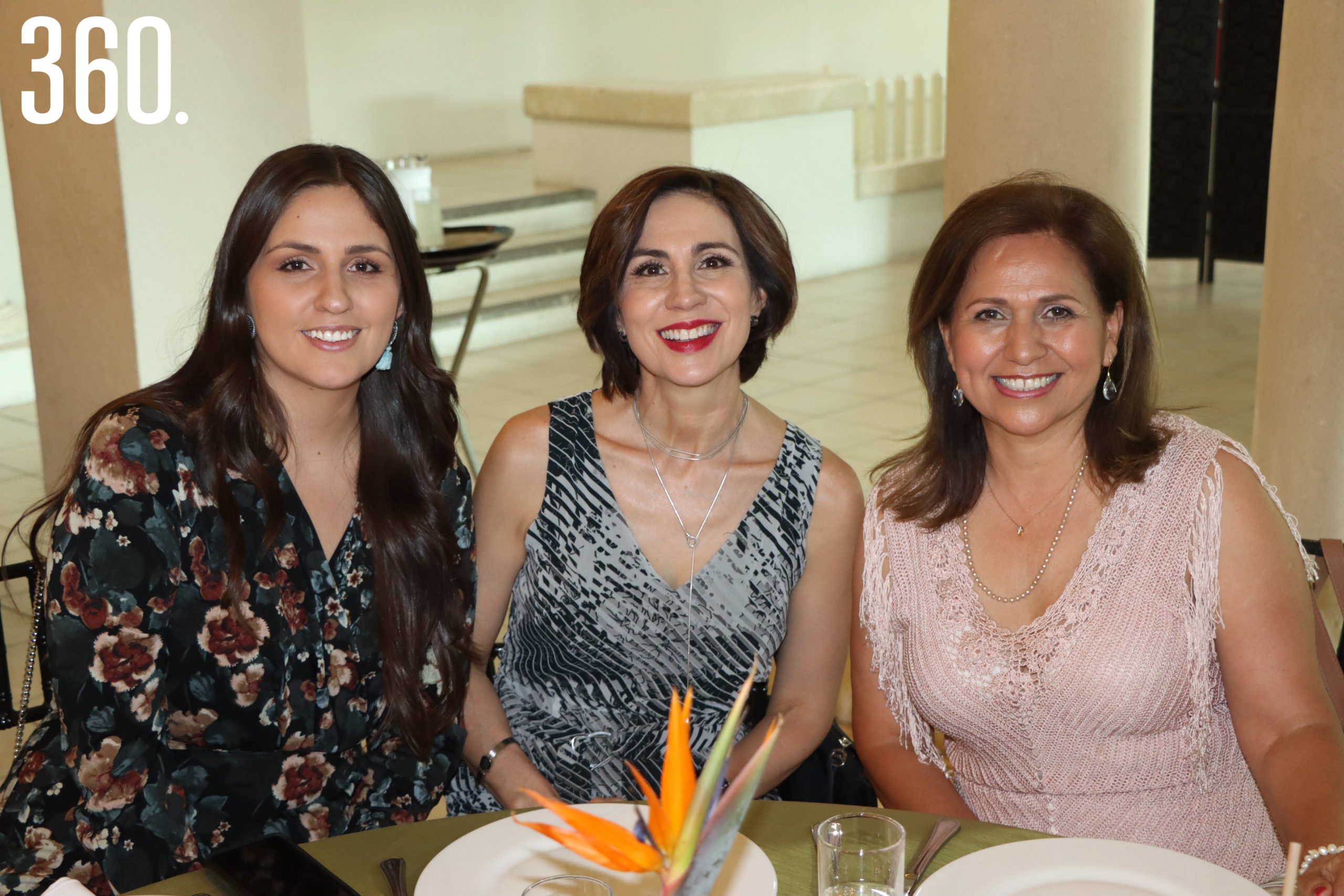 Gabriela González, Gabriela Ezpinoza y Tere Méndez.