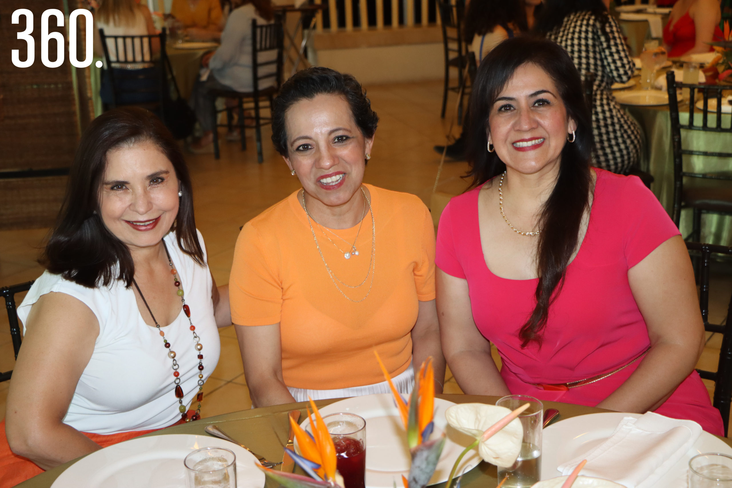 Elvia Padilla, Marisa Martínez y Susy Tristán.