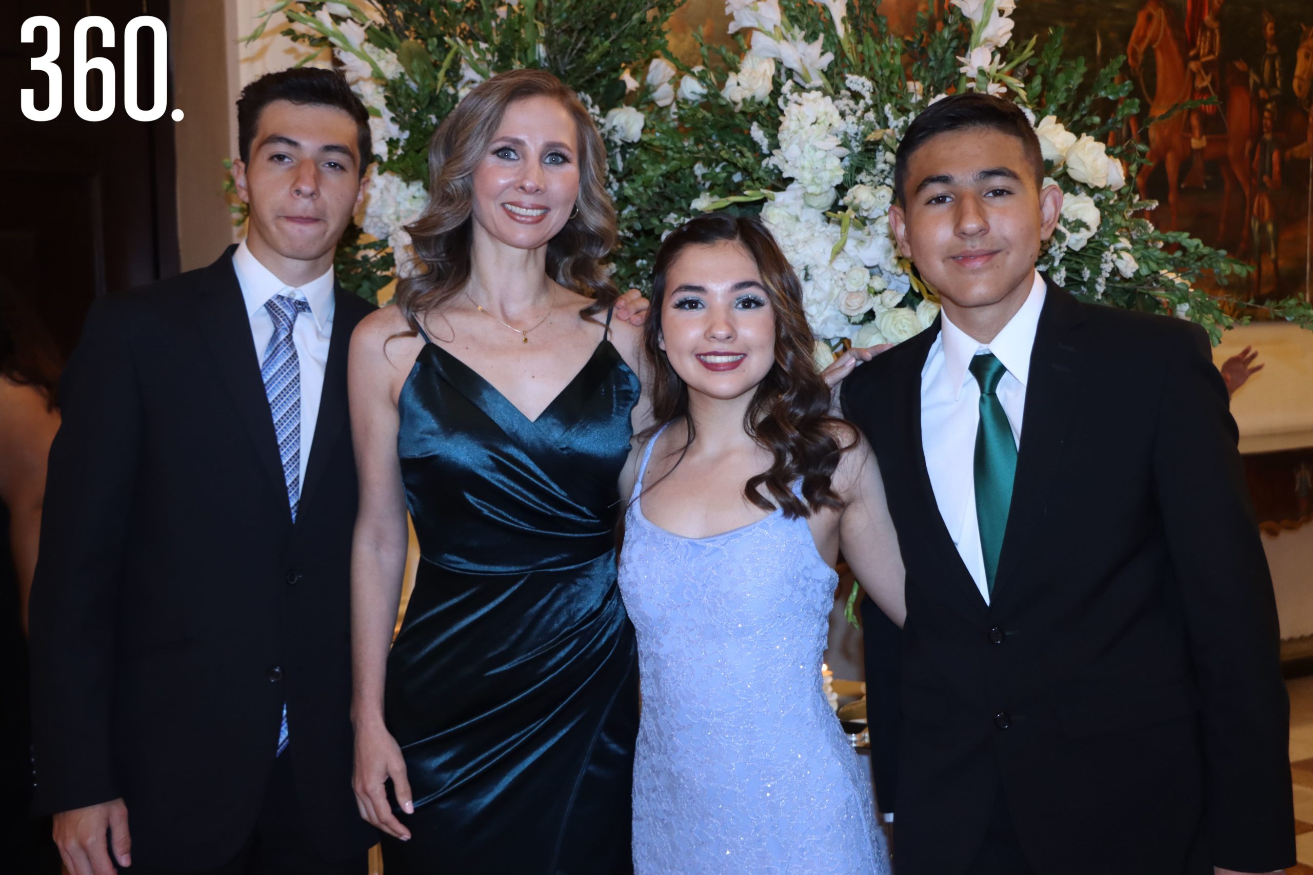 Diego Sánchez, Gina González, Valeria y Jorge Sánchez.