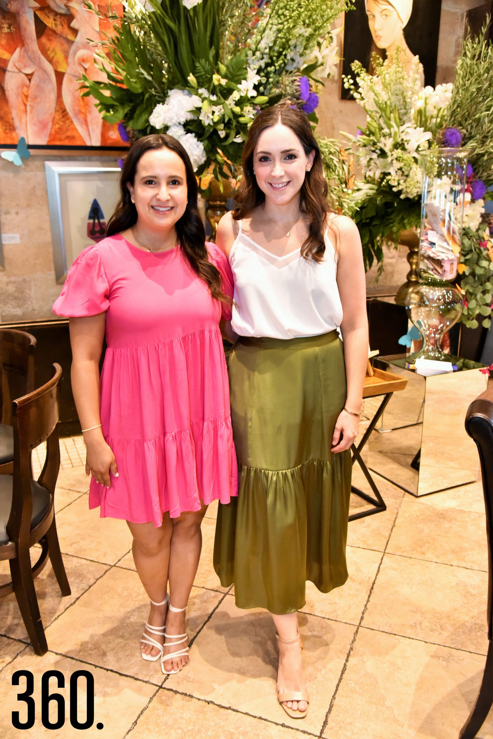 Martha Dainitin y Valeria Dávila.