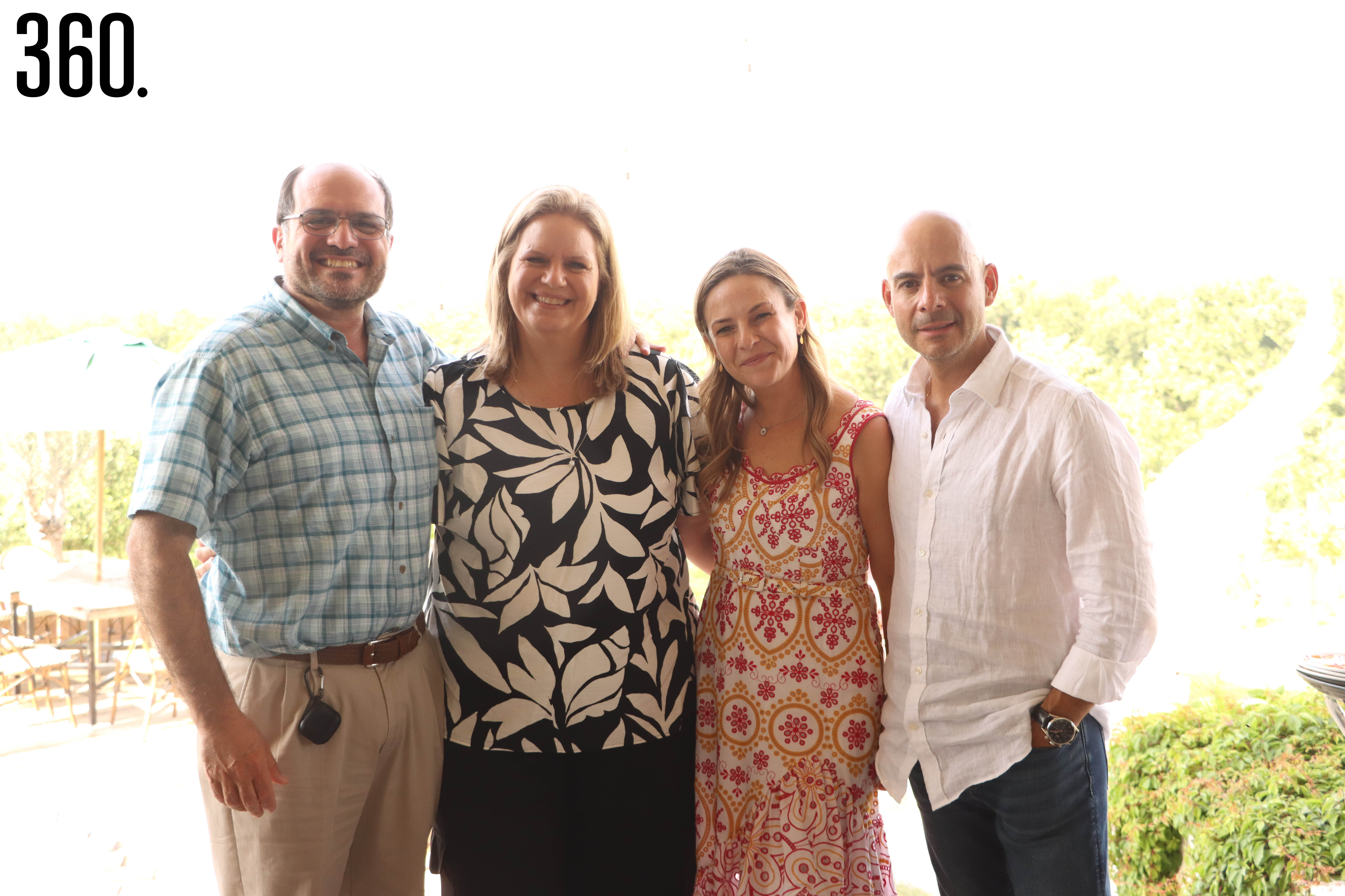 Héctor Peña, Daniela Reja, Lizzy Peña y René León.