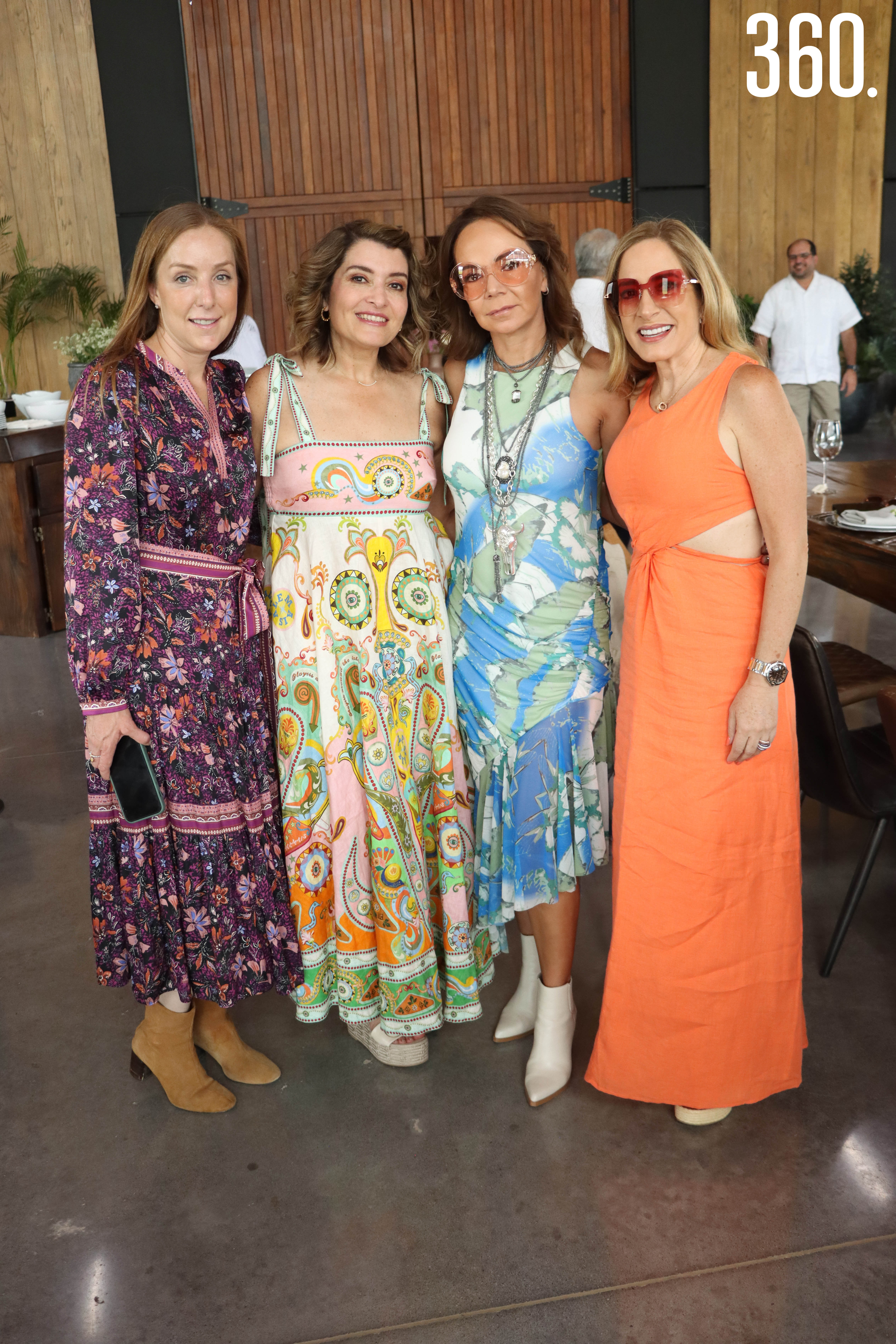 Lindsay Dewey, Paola Magaña, Marianela Álvarez y Liliana López.