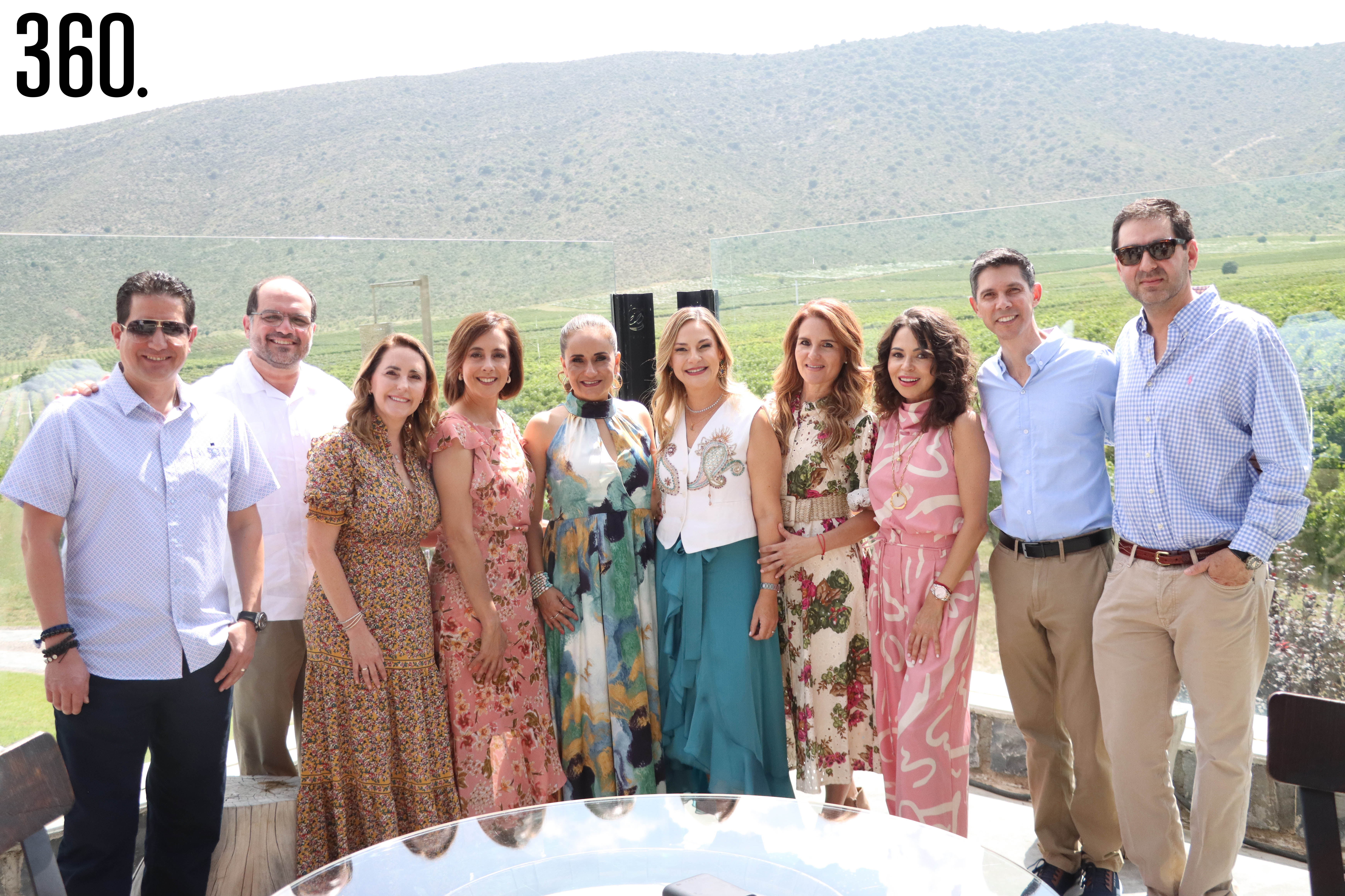 Óscar Flores, Héctor Peña, Angélica Guajardo, Adriana Ramos, Karla Olvera, Lizzy Peña, Aidé Salinas, Norma Montemayor, José Luis Dávila y Ricardo Dorbecker.