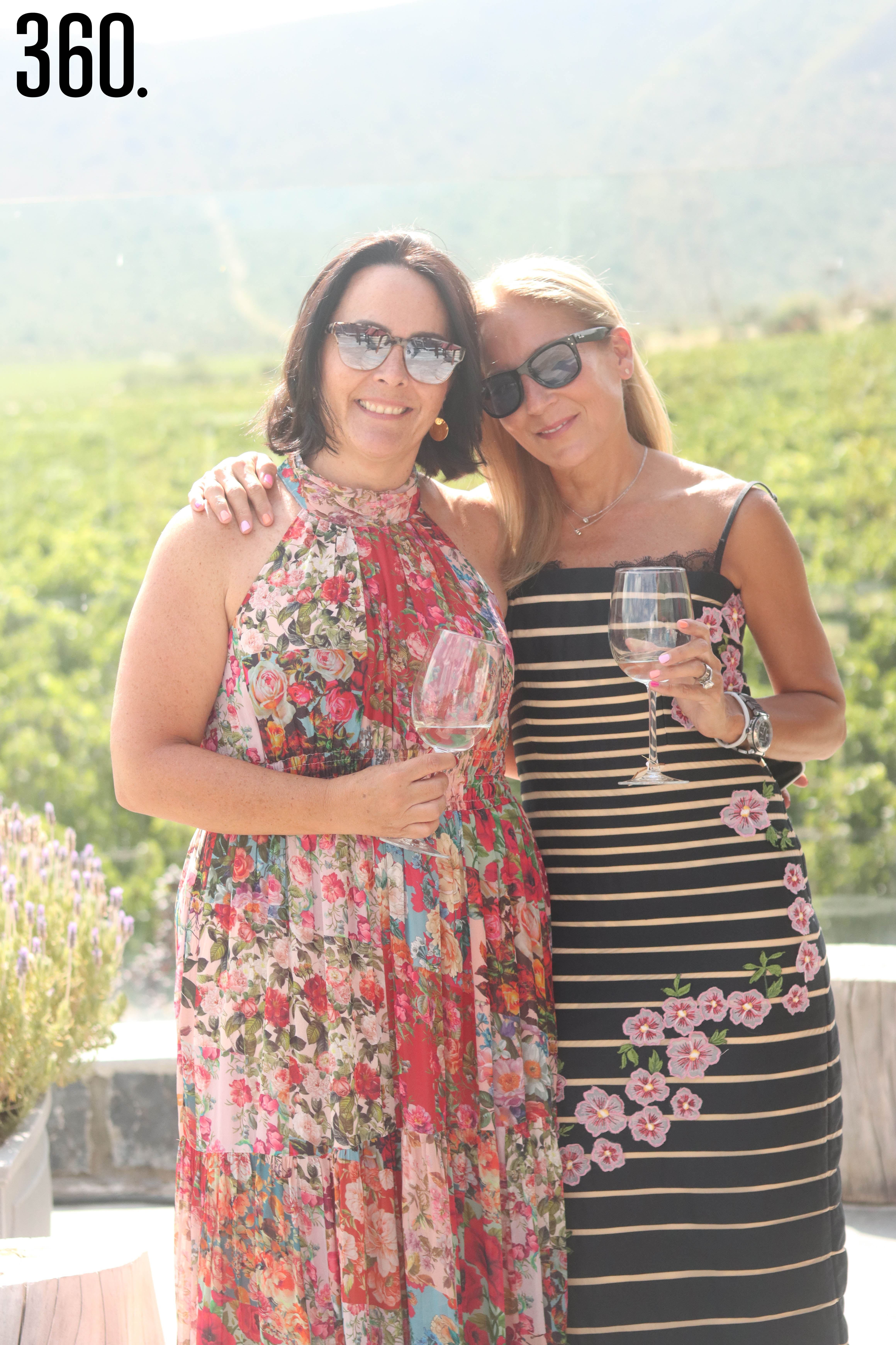 Natalia León de Pedroza y Eva Ramírez.