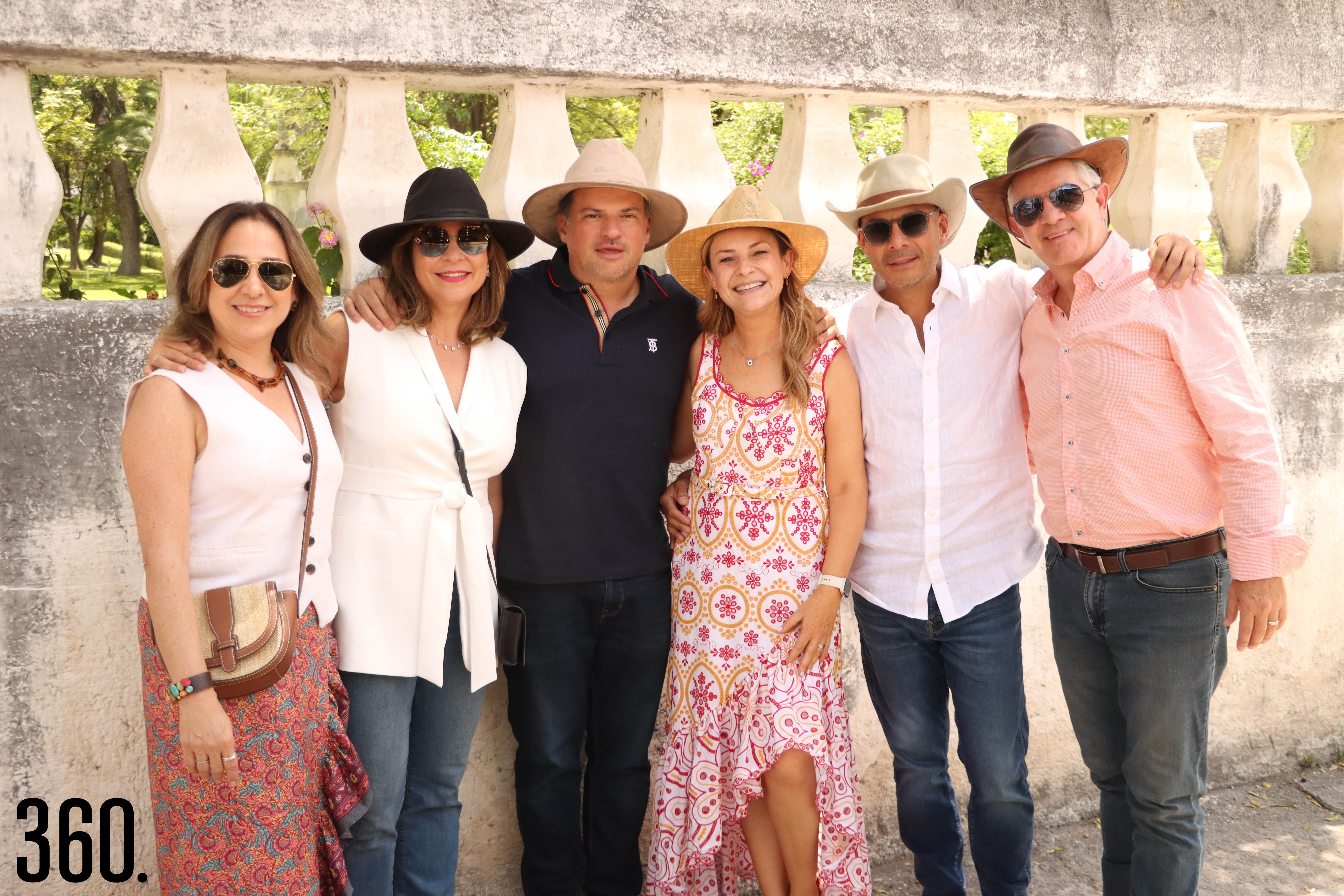 Rocío Ruelas, Adriana Vela, Fernando Sánchez, Lizzy Peña, René León y Fernando Sánchez.