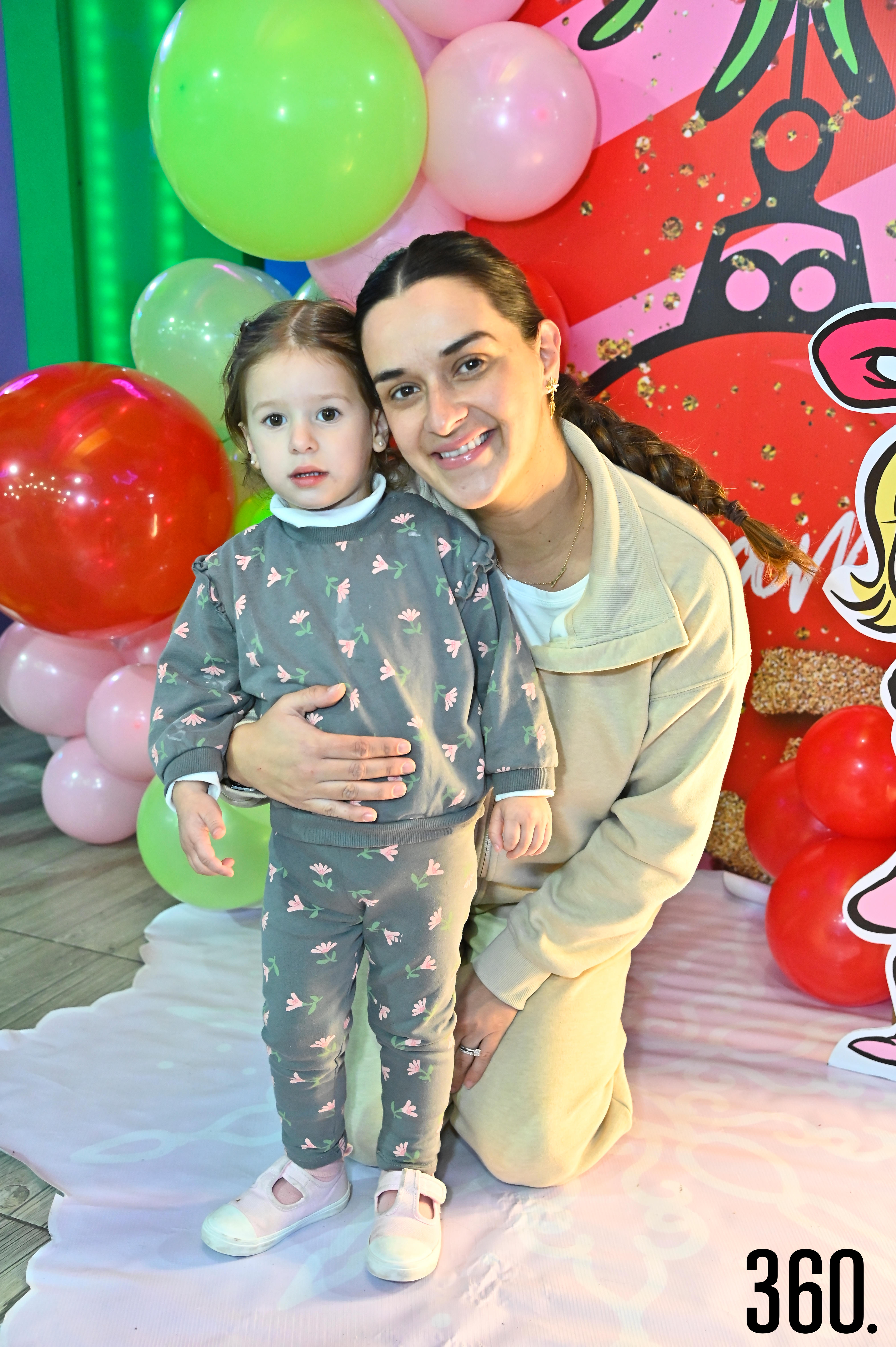 Luciana Castilla y Ana Lucía Paz.