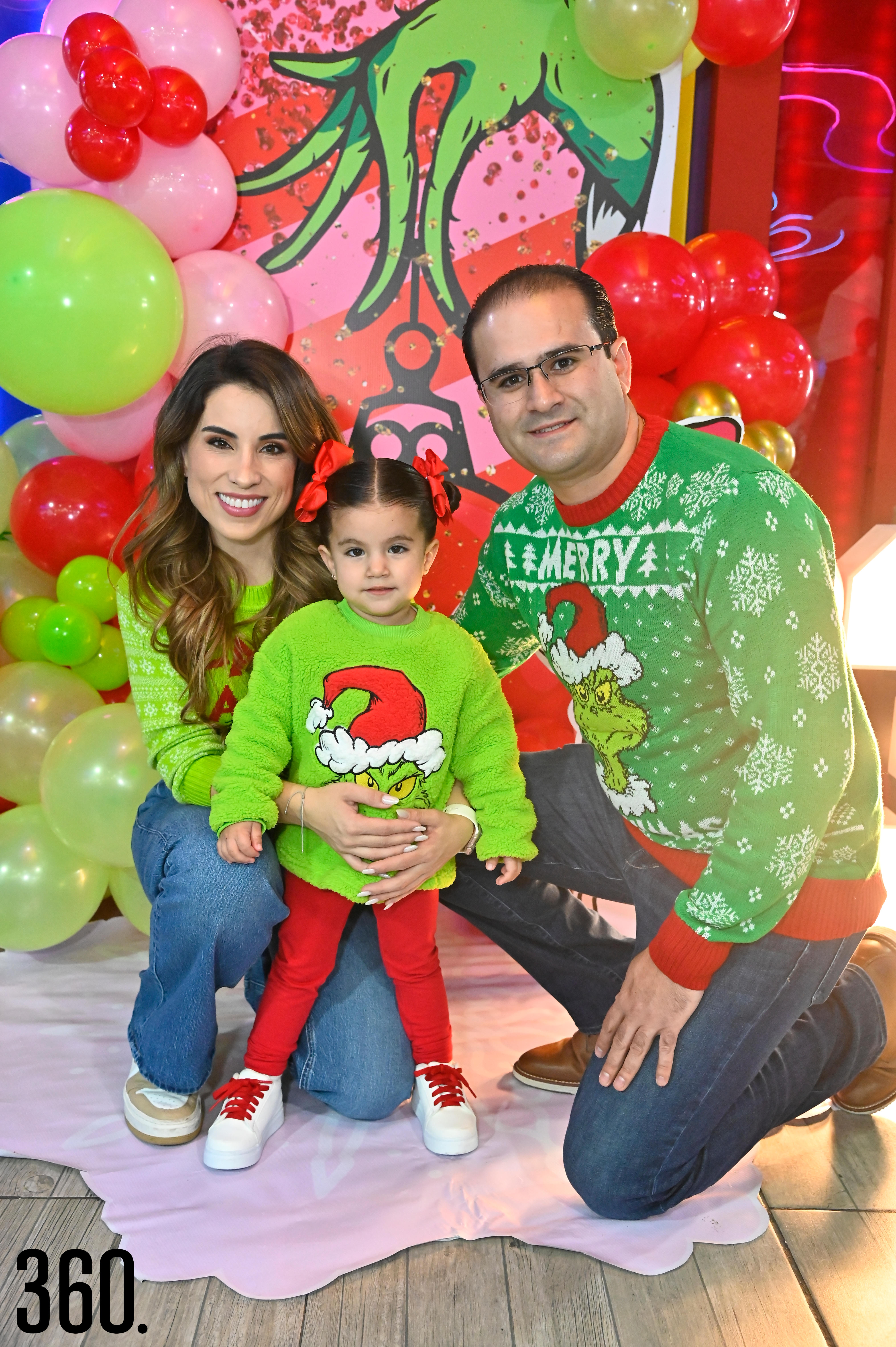 Anamar con sus papás, Marcela Morales y Eduardo Fraustro.