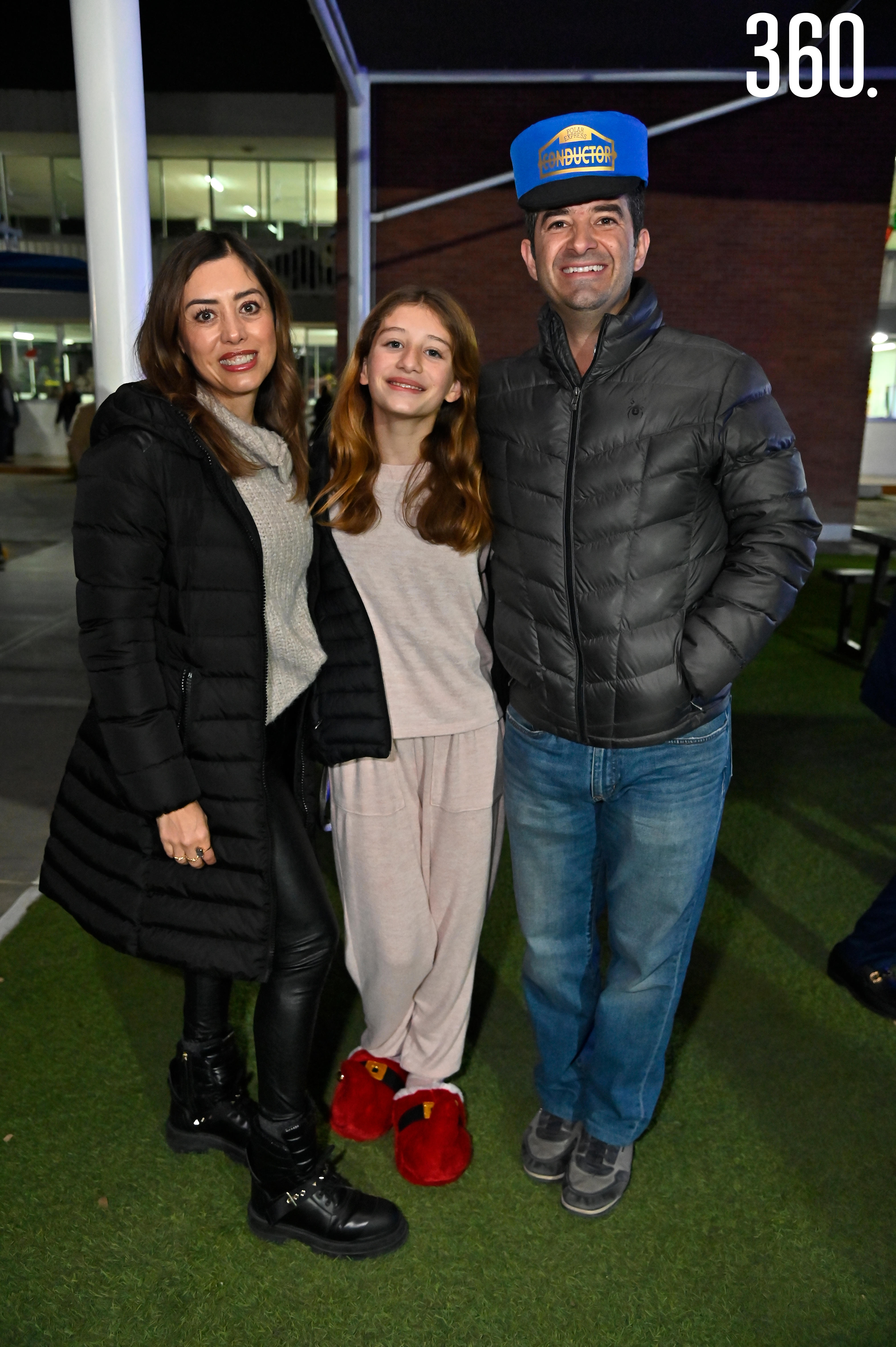 Alicia Medina, Ana Emilia y Roberto Garza.