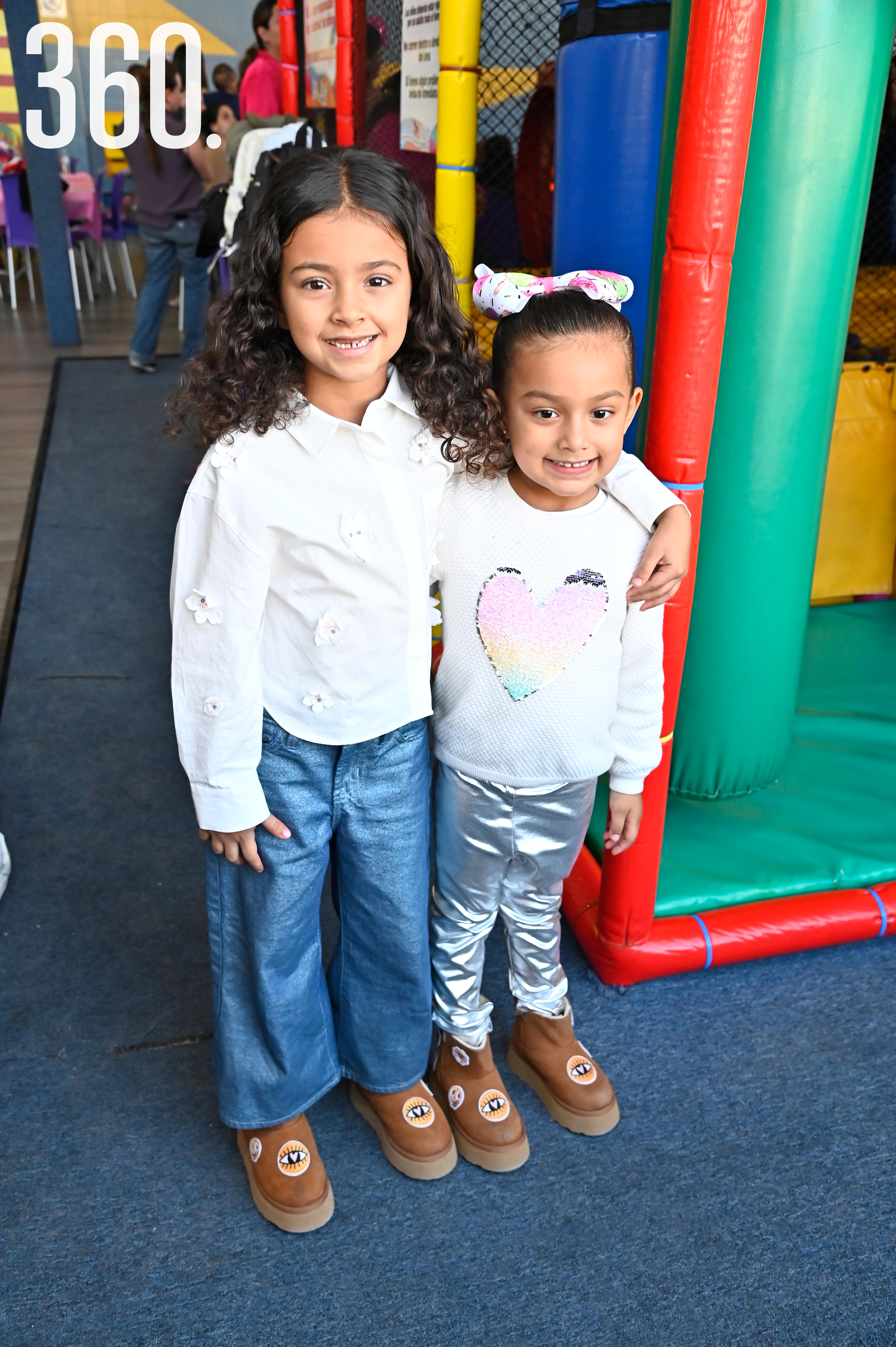 Cristy y Romina Pérez Dávila.