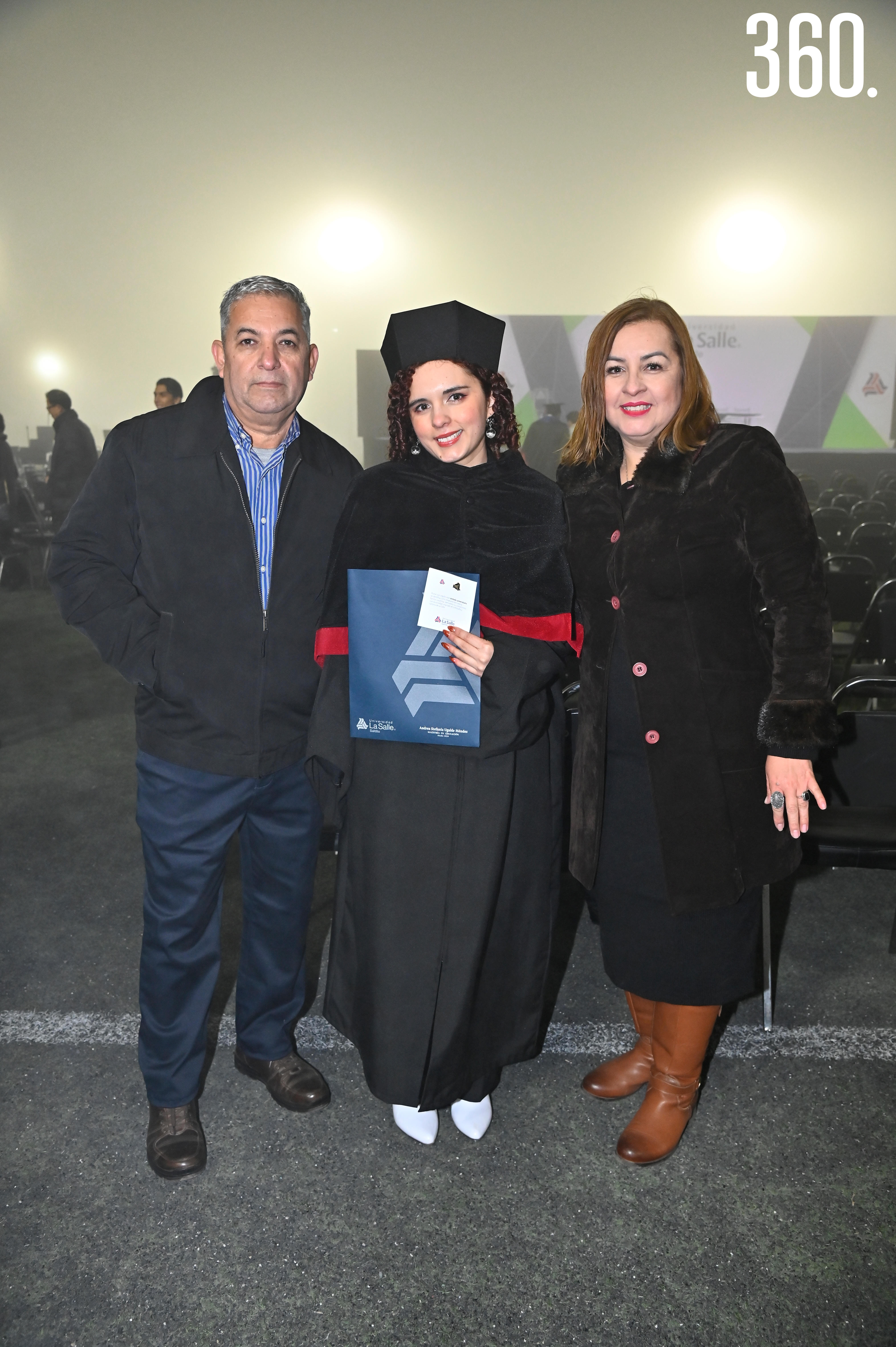 Rolando Ugalde, Andrea Ugalde y Susana Méndez.